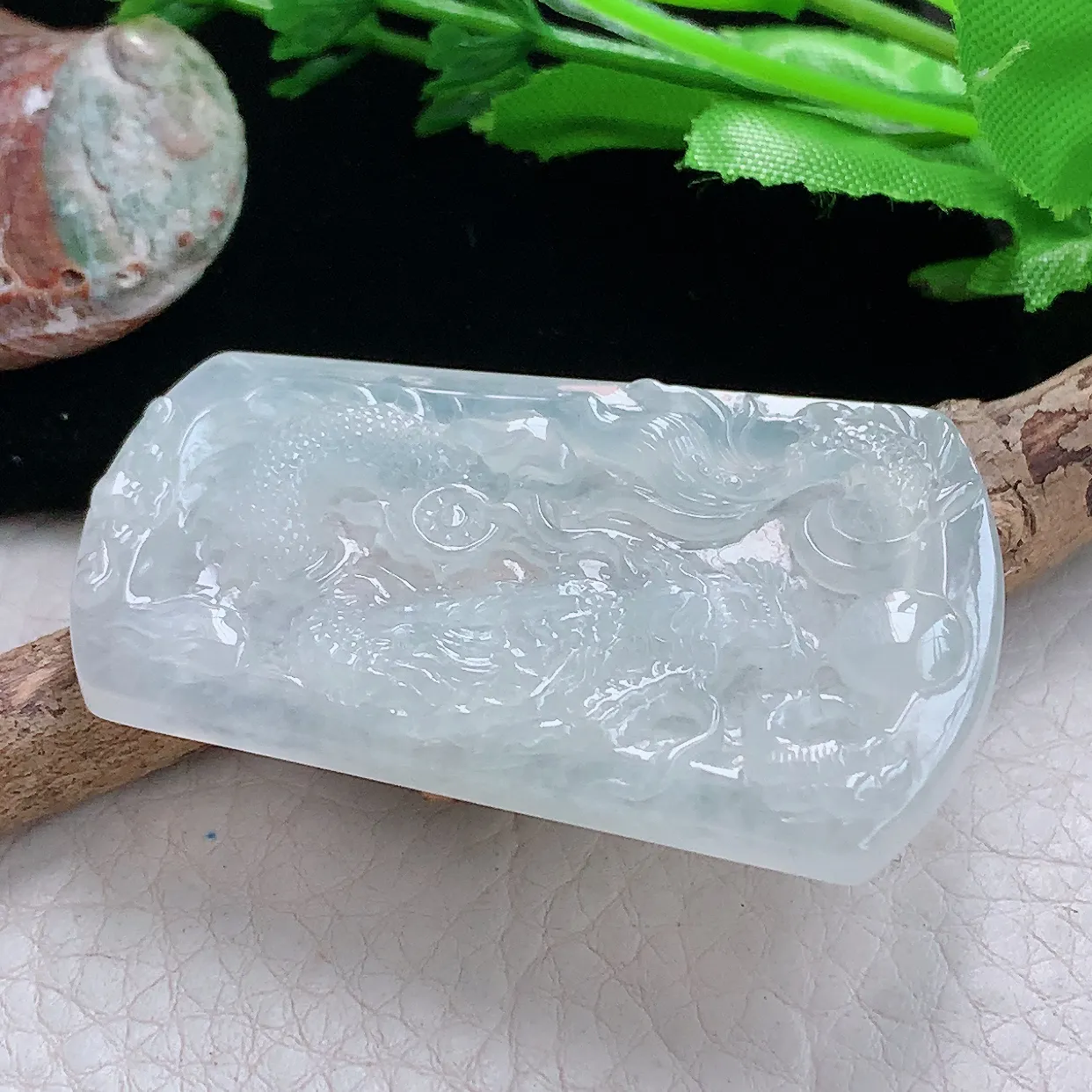 ktj实拍53.5*31.2*5.5天然翡翠a货精雕龙牌 龙行天下玉吊坠