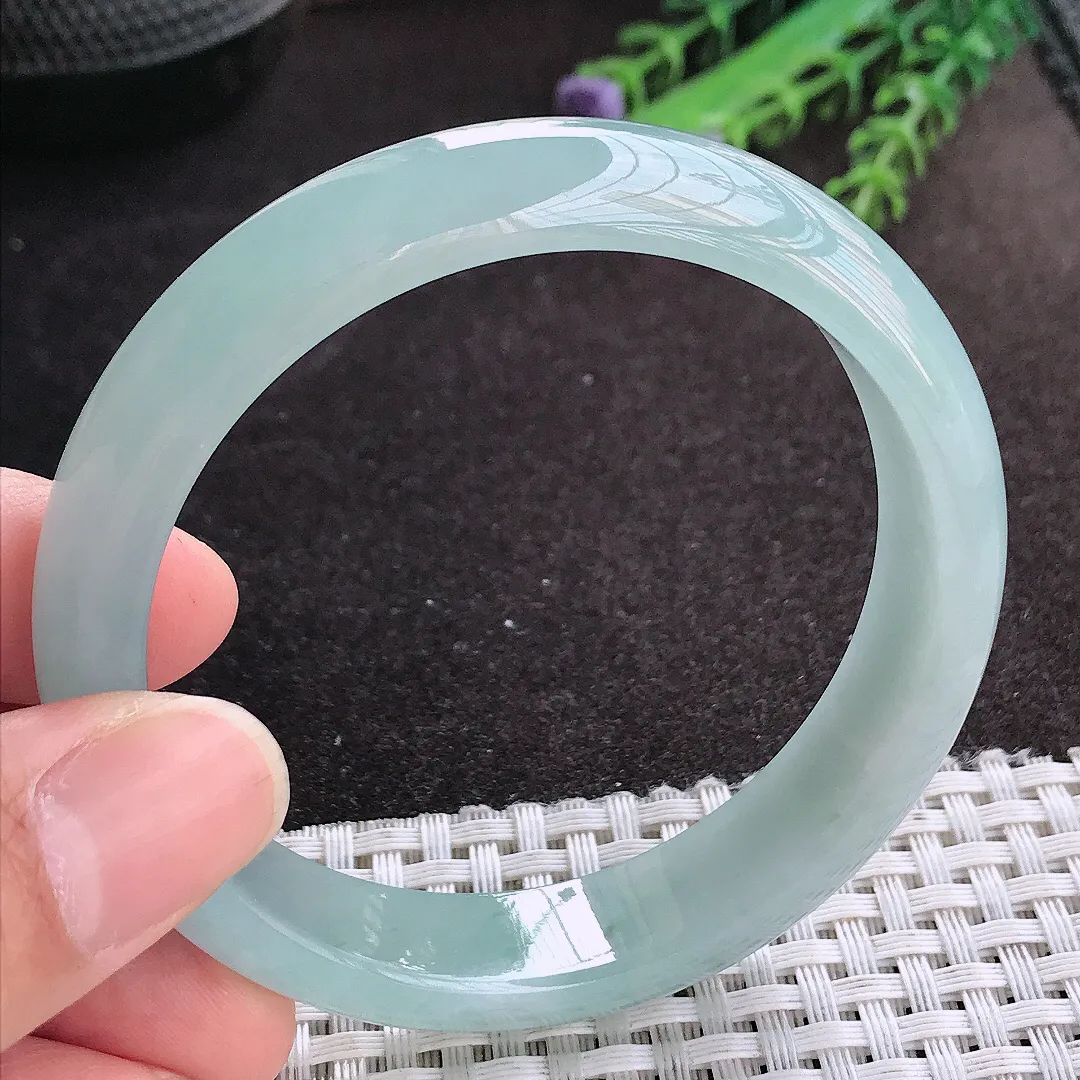 天然A货翡翠57/13/7.5老坑冰胶水灵冰晴天空蓝手镯宽边玉镯