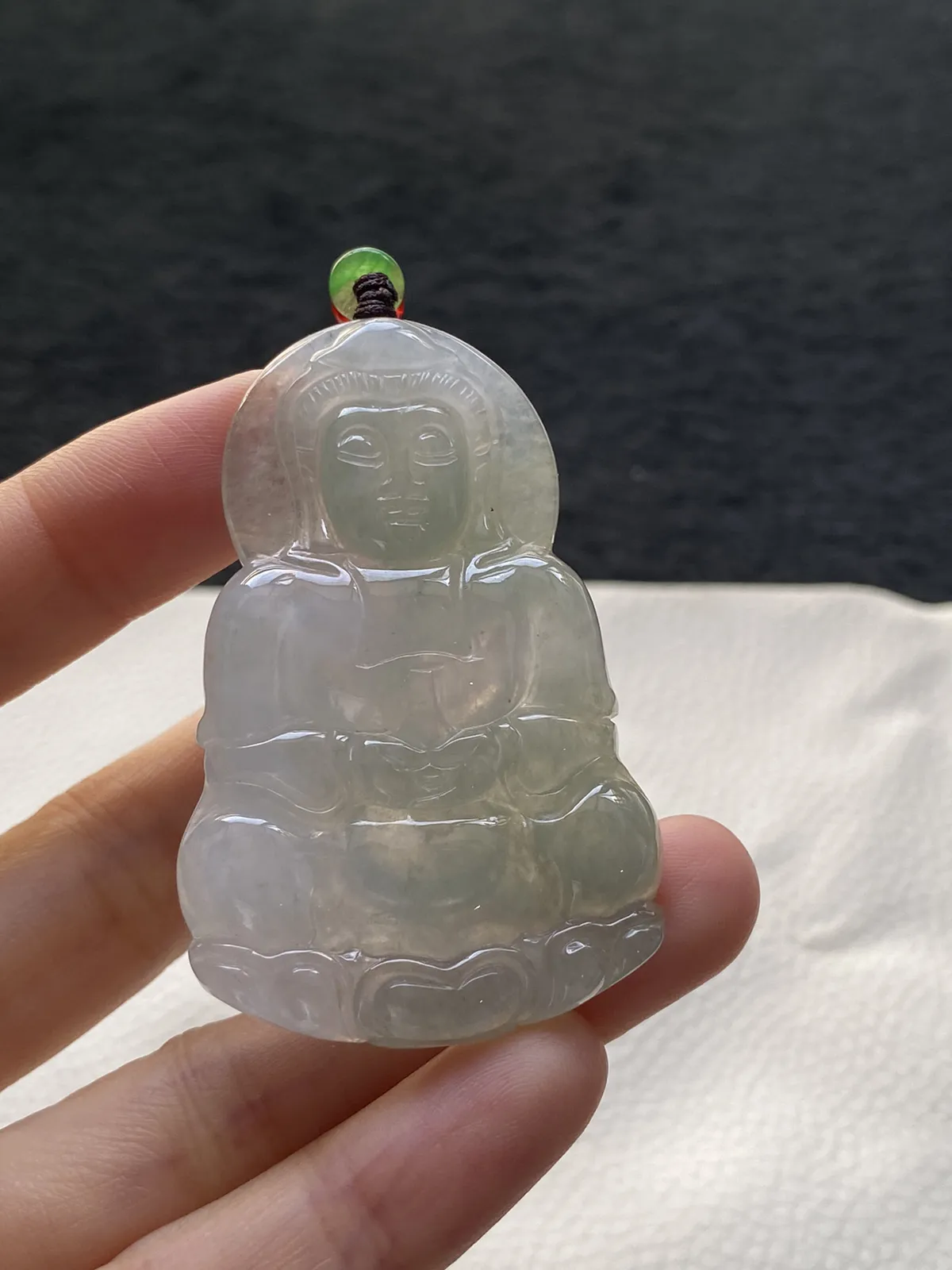 翡翠冰糯种白色吊坠，配珠未测