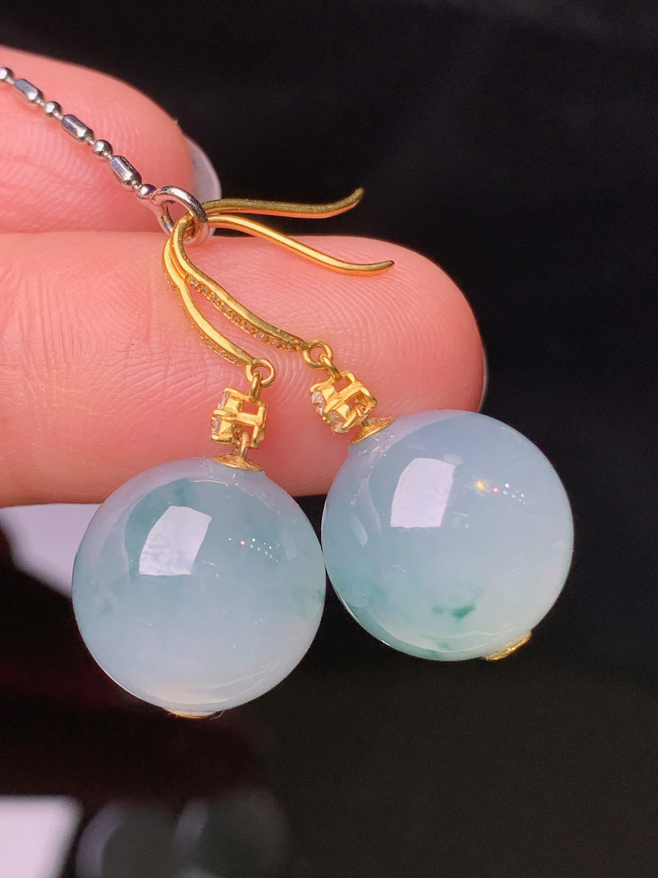 18k金钻镶嵌冰种圆珠耳坠 玉质细腻 水润亮眼 色泽艳丽 整体尺寸26*12.5