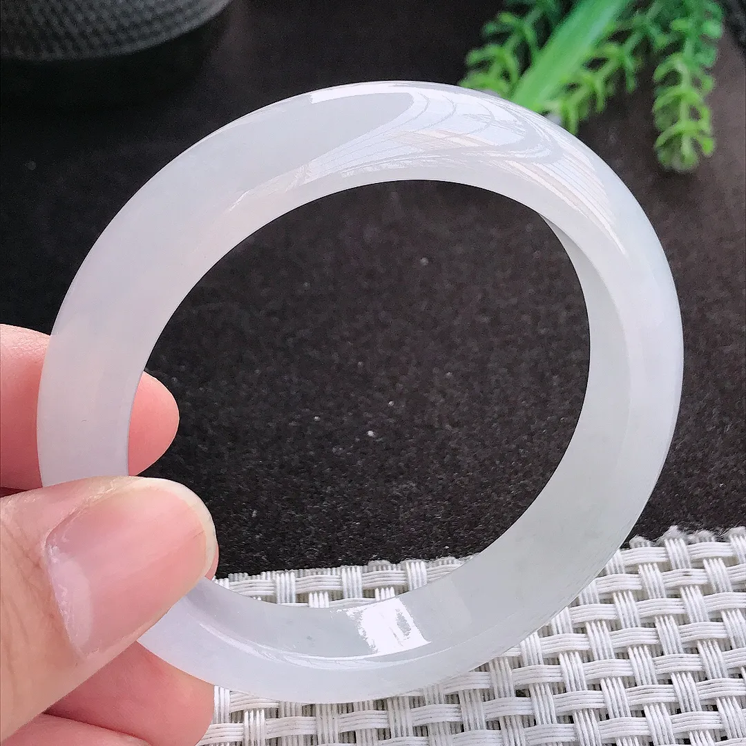 天然A货翡翠54.5/12.4/8.5老坑冰透起胶白冰手镯月光白宽边玉镯