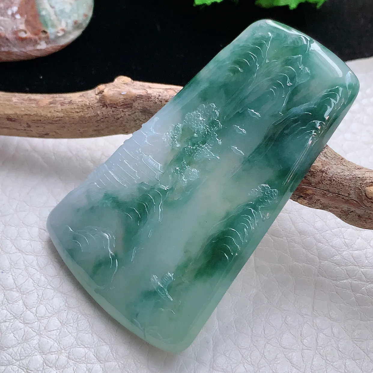 ktj实拍64*40.5*5.5天然翡翠a货精雕冰飘蓝花山水 大好河山玉吊坠