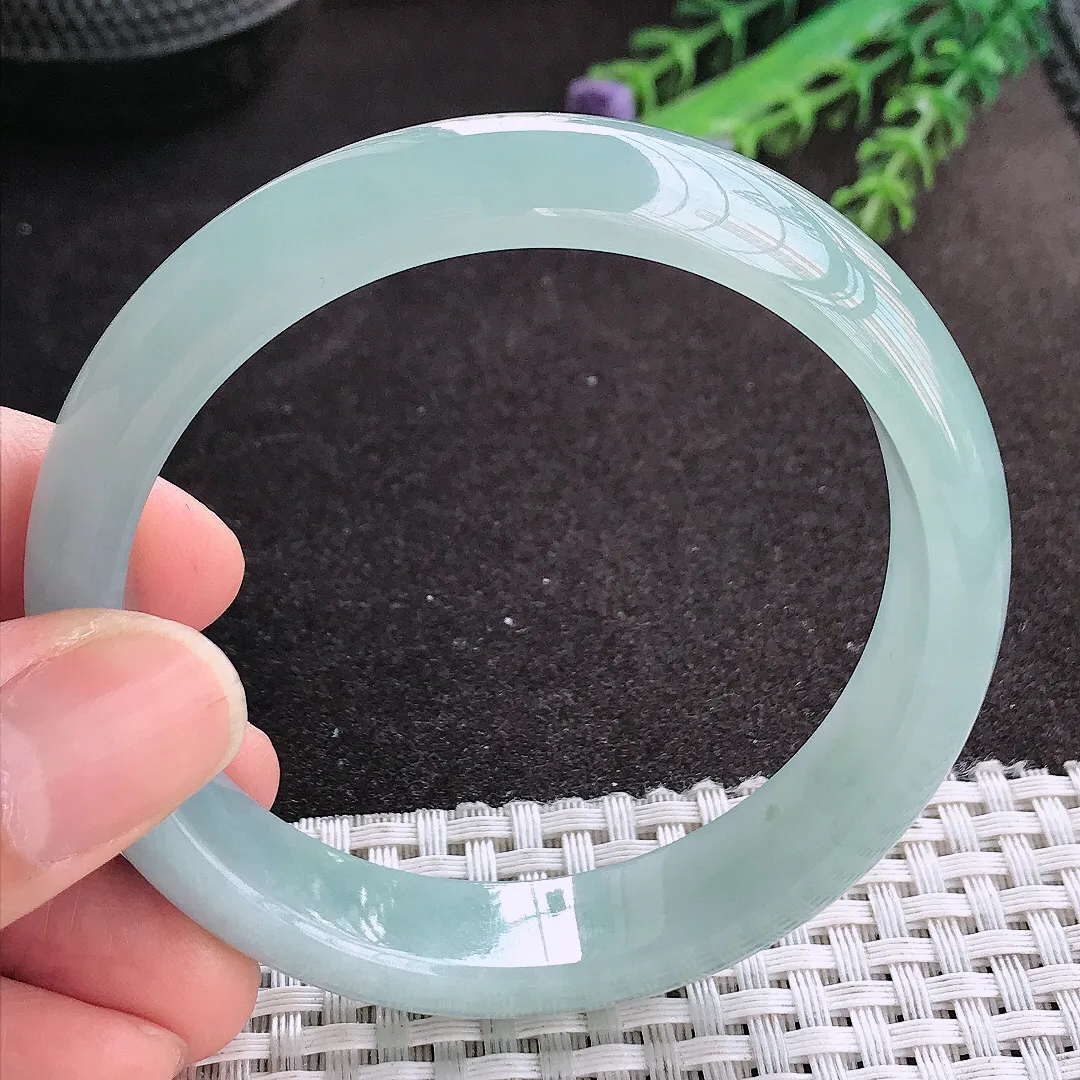 天然A货翡翠57/13/7.5老坑冰胶水灵冰晴天空蓝手镯宽边玉镯