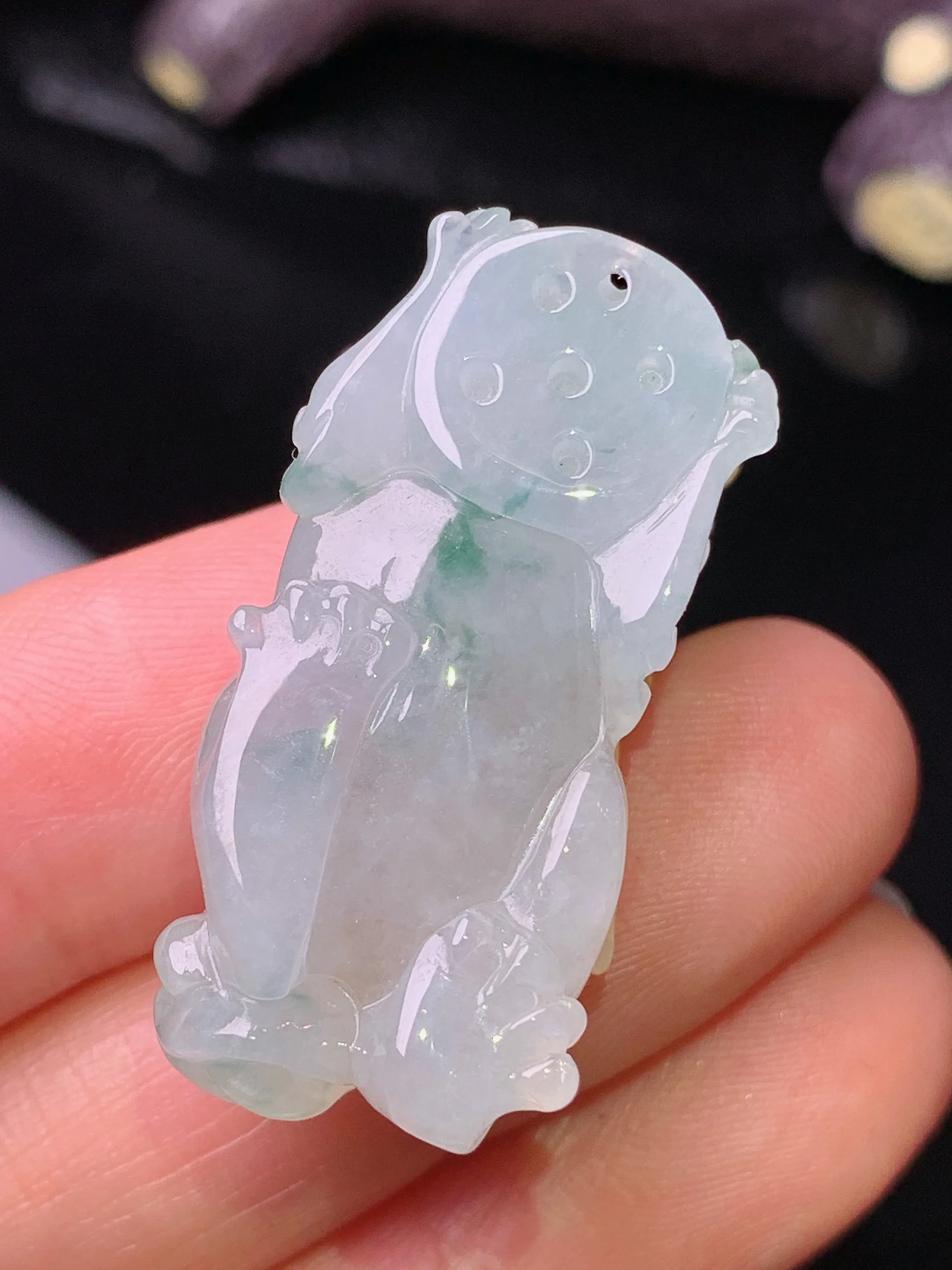 飘黄翡貔貅吊坠 玉质细腻 水润亮眼 色泽艳丽 整体尺寸33*15.5*12.5