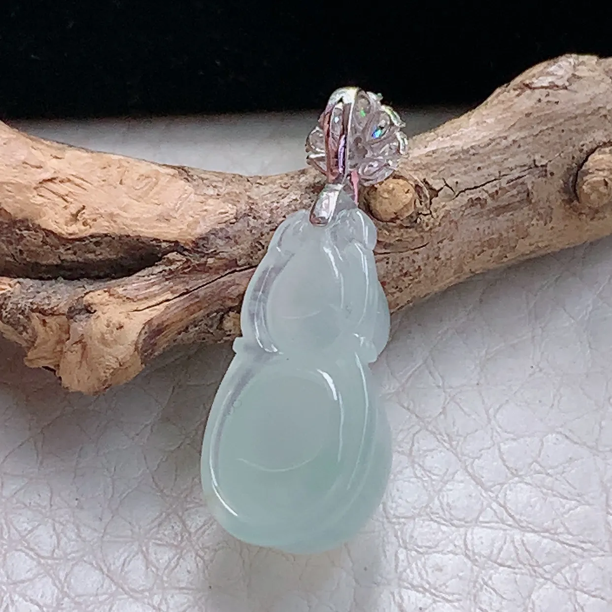 gp 实拍31*11.3*9.5缅甸天然翡翠冰种葫芦小吊坠白冰福禄镶金精品玉坠