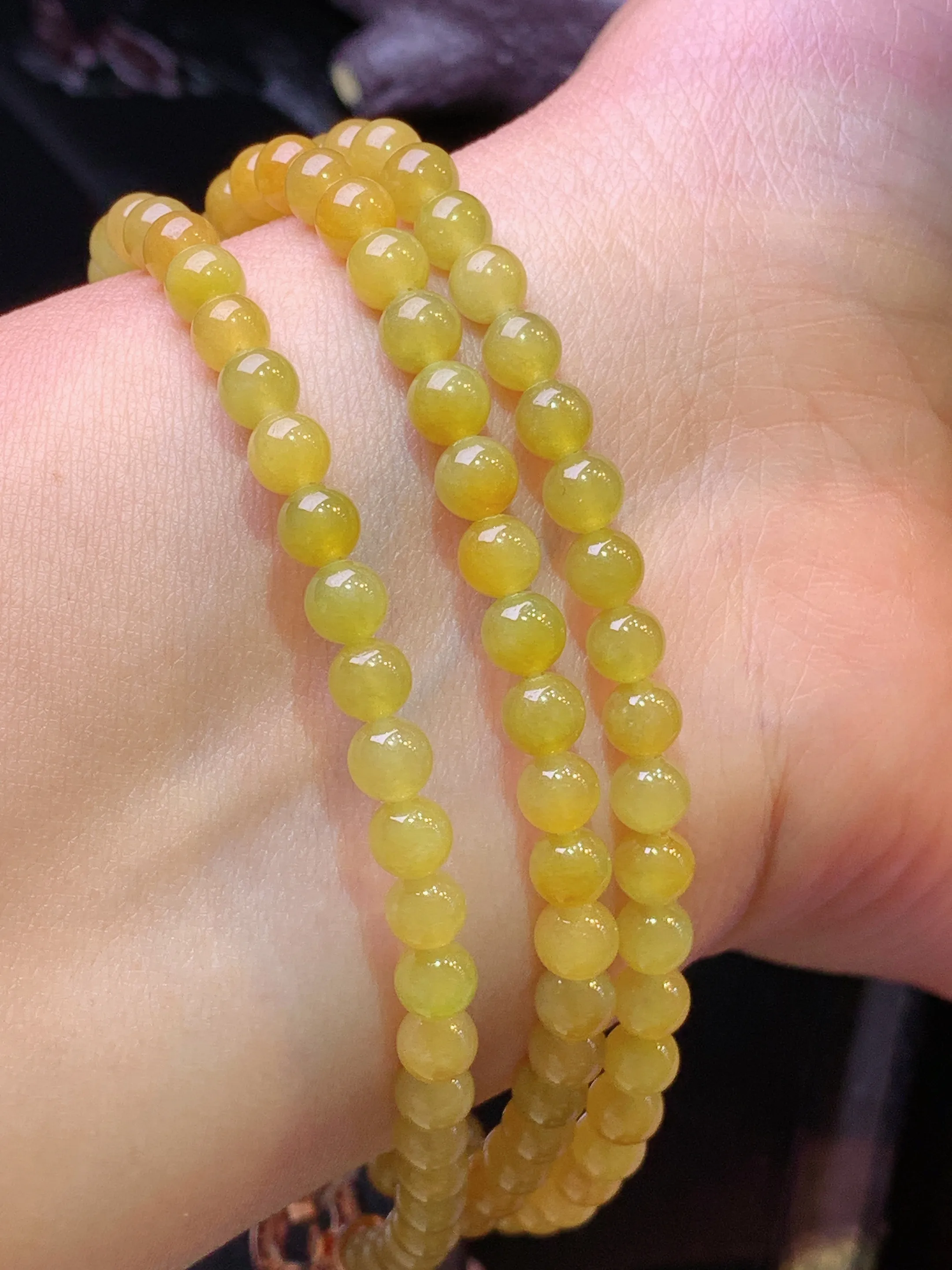 黄翡圆珠项链 玉质细腻 水润亮眼 色泽艳丽 整体尺寸5