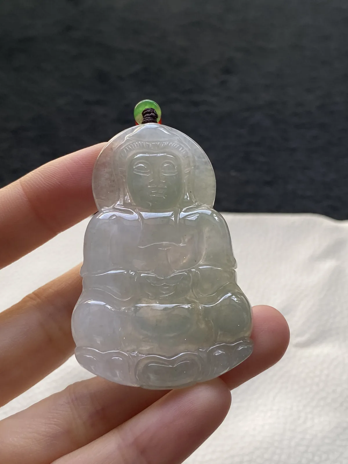 翡翠冰糯种白色吊坠，配珠未测