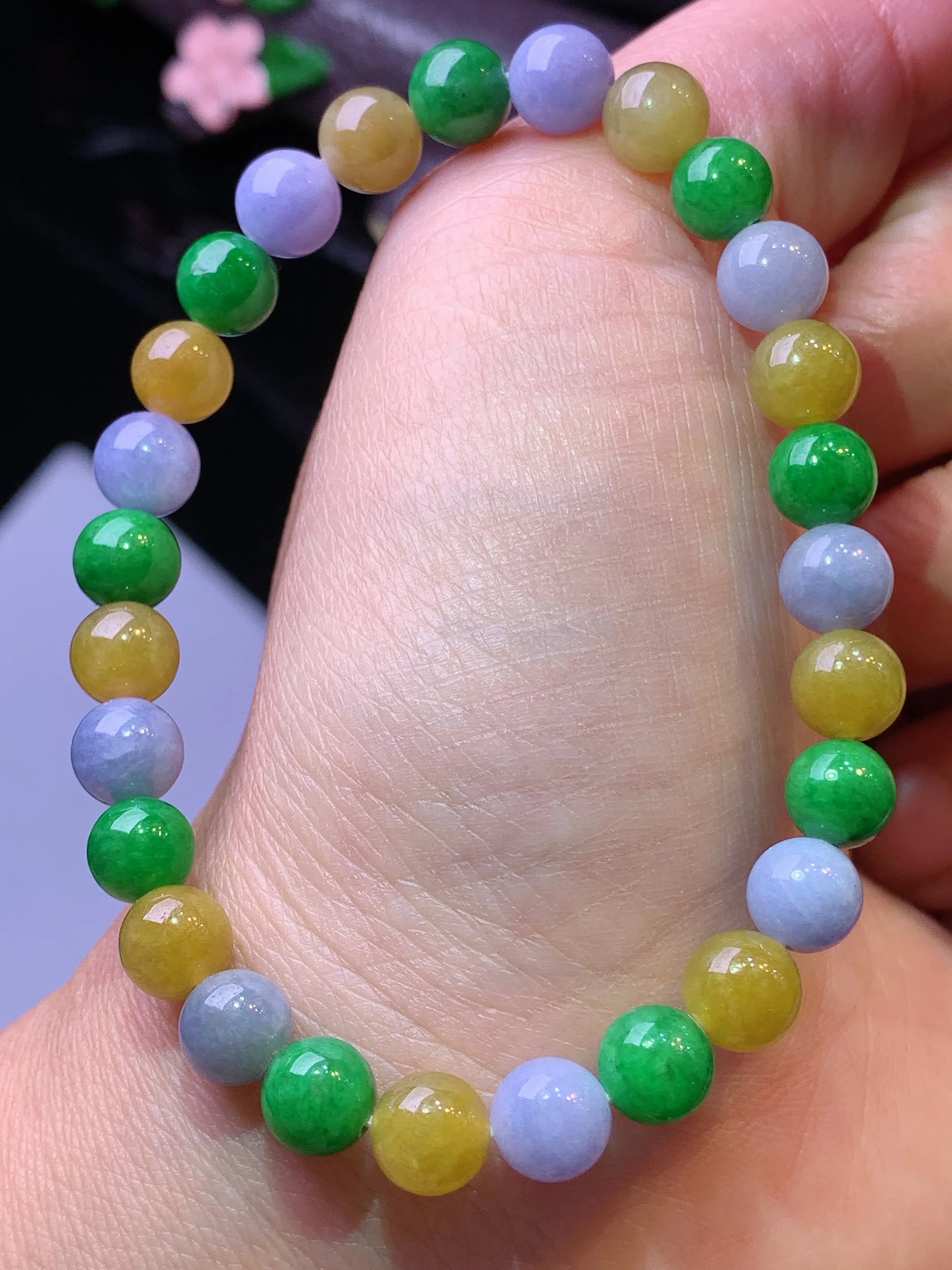 三色圆珠手链 玉质细腻 水润亮眼 色泽艳丽 整体尺寸6.6