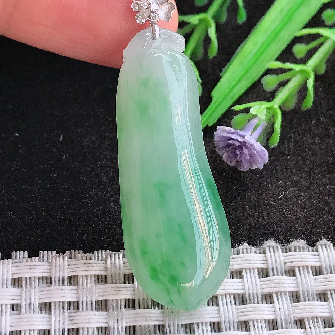 天然A货翡翠40.8/16/5.9老坑18k金镶嵌冰胶飘阳绿福瓜吊坠翡翠挂件