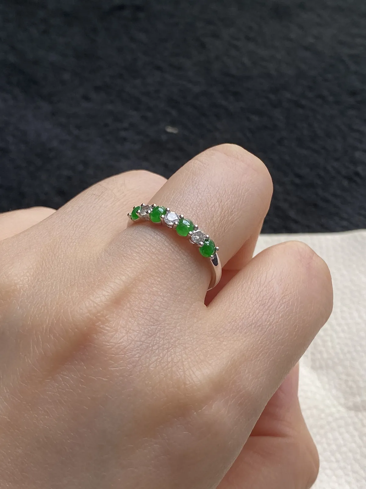 翡翠女戒，印记：Au750,伴钻石