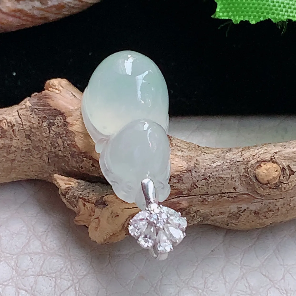 gp 实拍31*11.3*9.5缅甸天然翡翠冰种葫芦小吊坠白冰福禄镶金精品玉坠