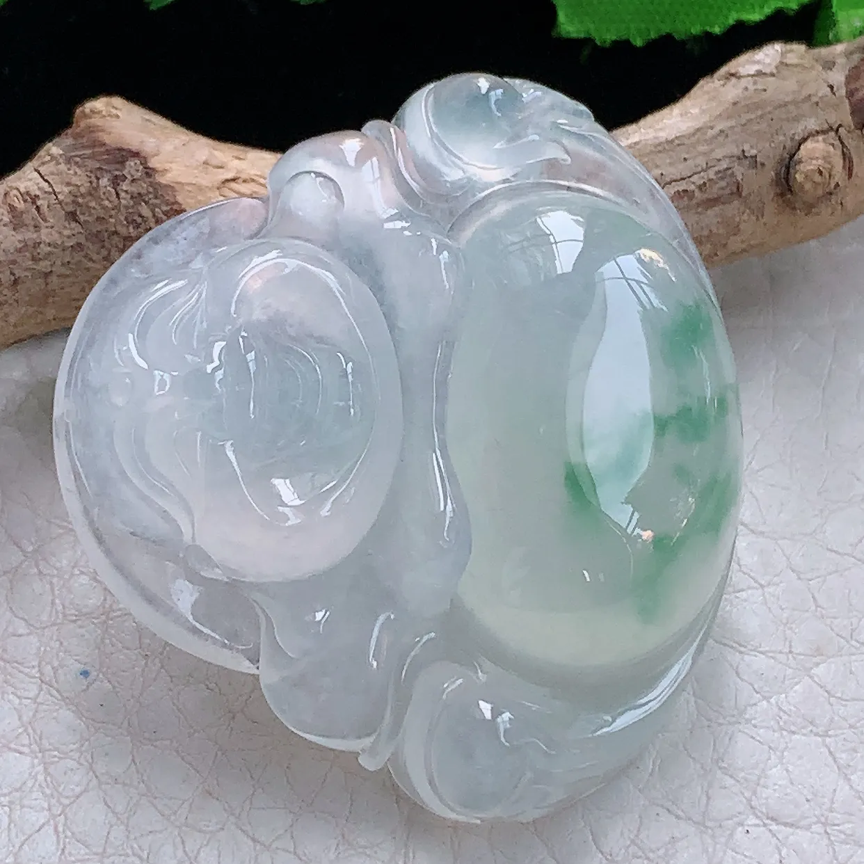 gp 实拍缅甸天然翡翠冰种飘花大佛公吊坠