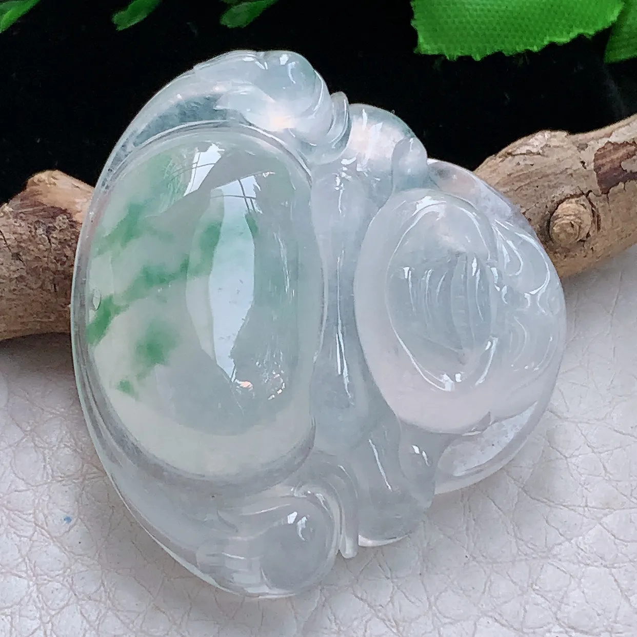 gp 实拍缅甸天然翡翠冰种飘花大佛公吊坠