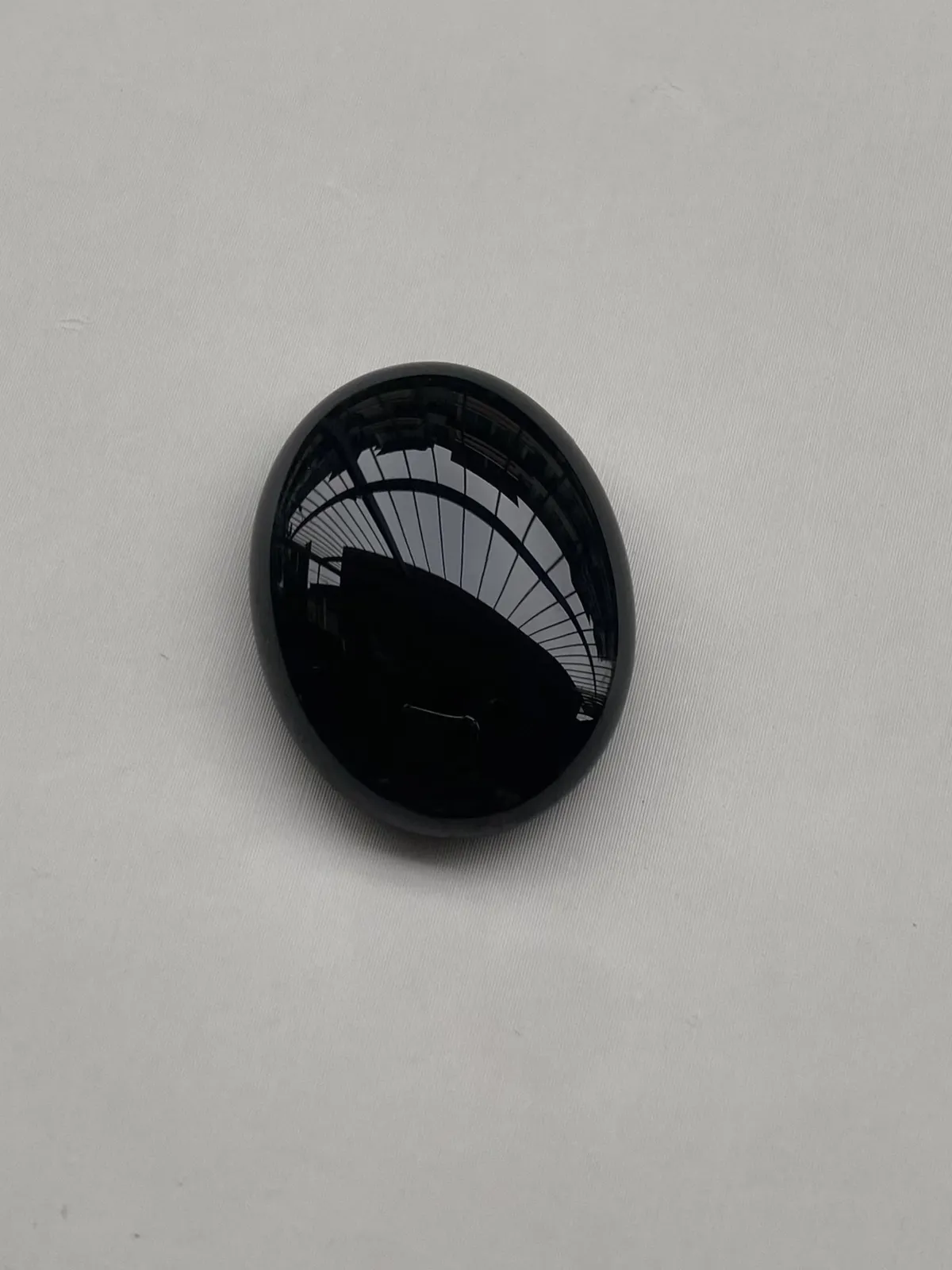 墨翠【鸽子蛋】细腻干净，黑度好、性价比高，雕工精湛，打灯透绿‘