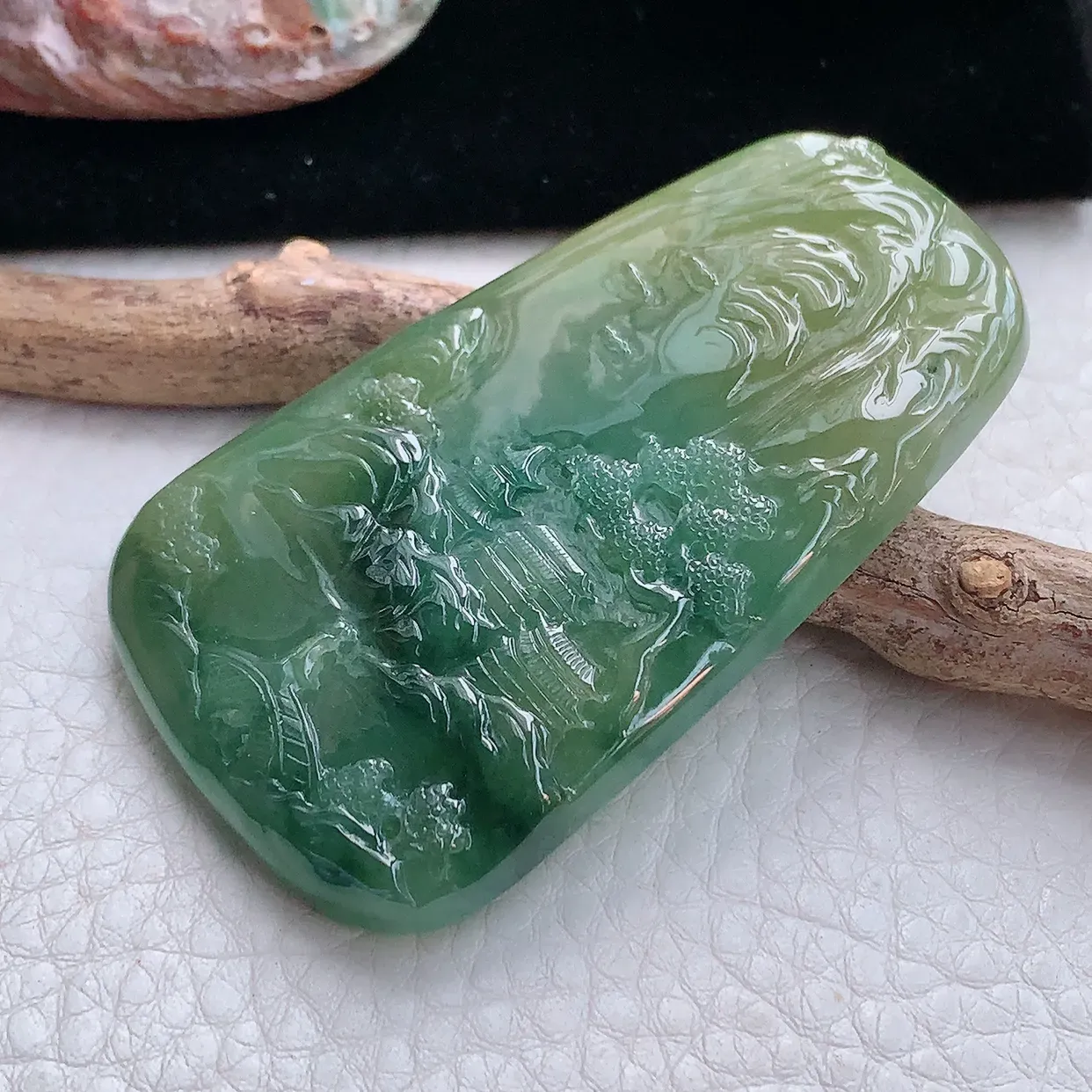 ktj实拍65.2*40*7.3天然翡翠a货精雕三彩山水 大好河山玉吊坠