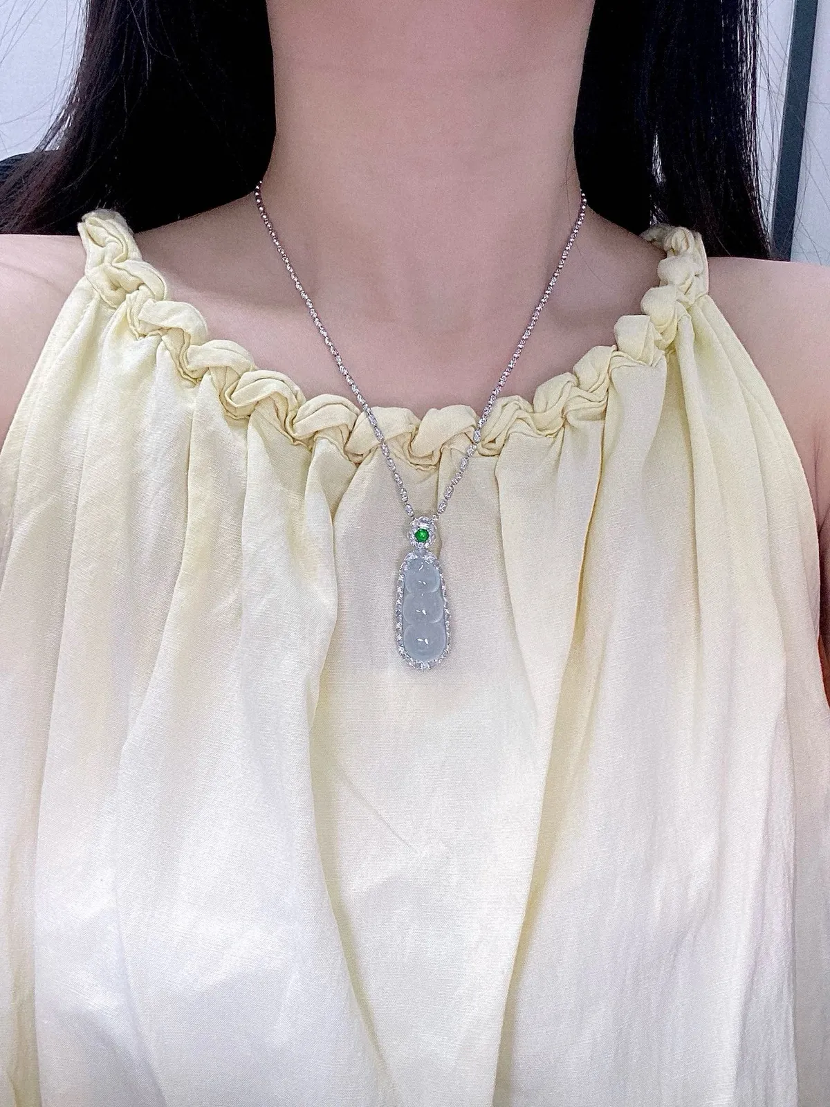 【冰种福豆吊坠】老坑雪花棉，种地上乘，冰感十足，通透起光，饱满圆润，收藏品质，18k金钻镶嵌，裸石尺寸29.4*12.4*6.4毫米