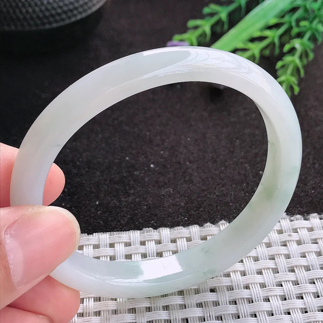 天然A货翡翠55.5/49/9.4/7老坑秀气温润贵妃手镯女款玉镯