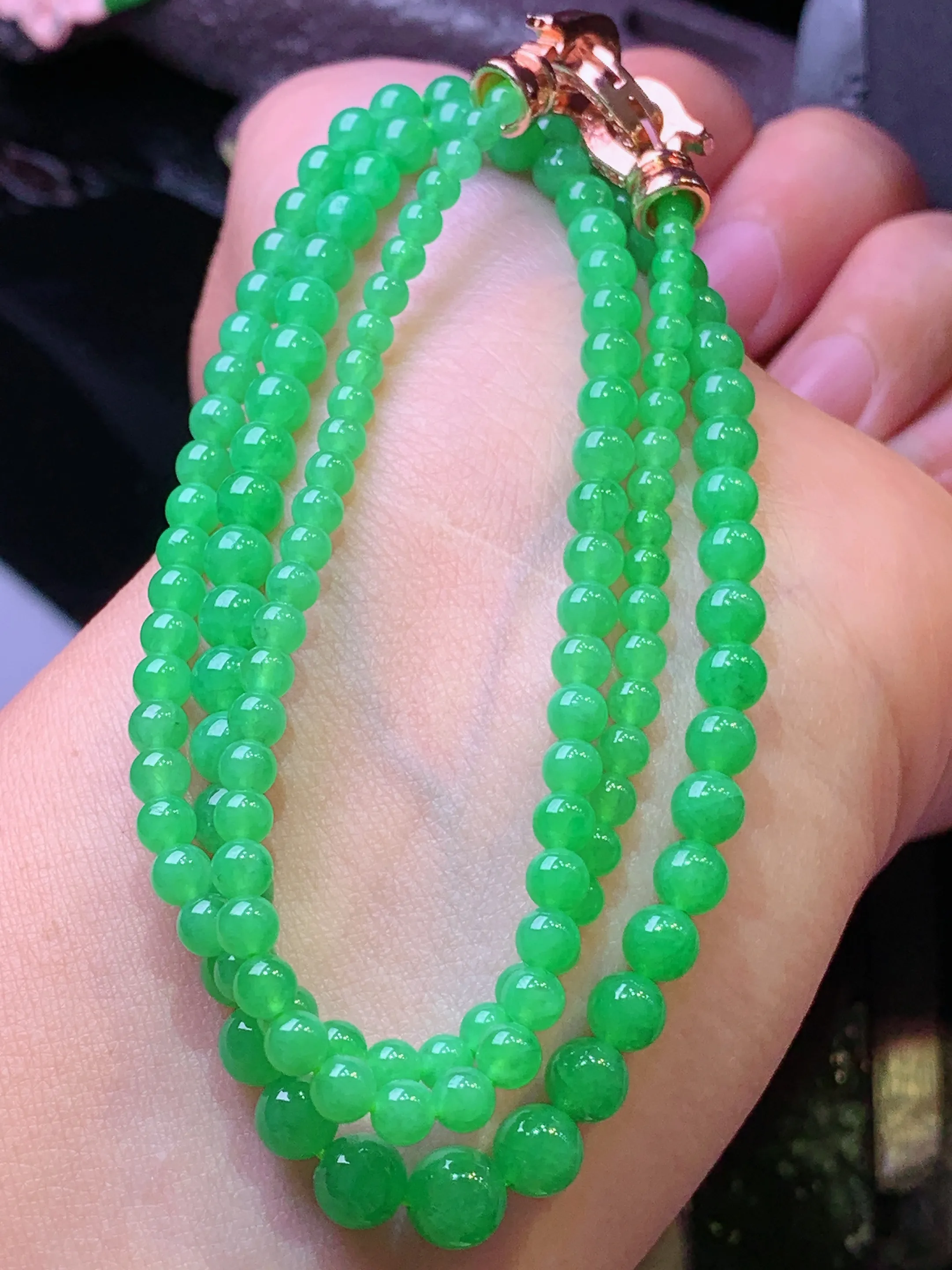 满绿圆珠项链 玉质细腻 水润亮眼 色泽艳丽 整体尺寸6