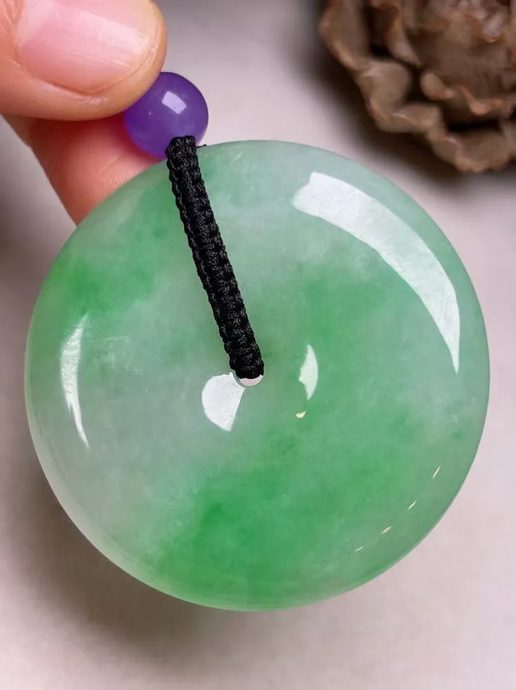 冰糯种飘绿【平安扣】吊坠，种水好，玉质细腻 ，卖相好.