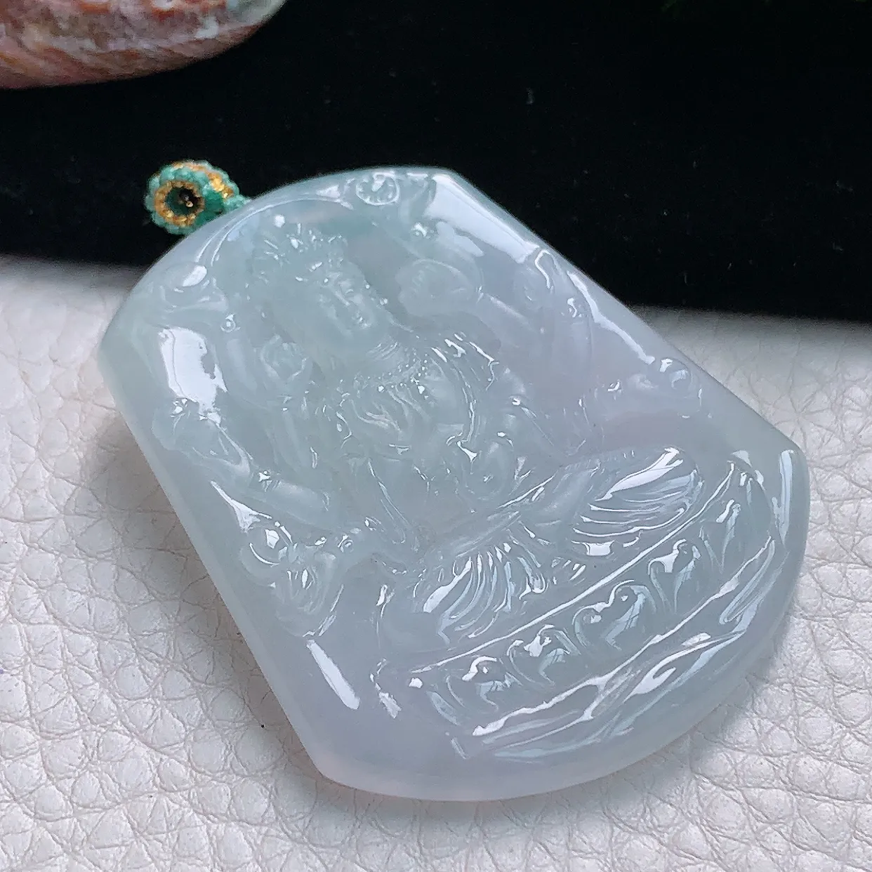 yn实拍56*45.5*5.8天然翡翠a货千手观音吊坠冰透精雕守护神玉坠