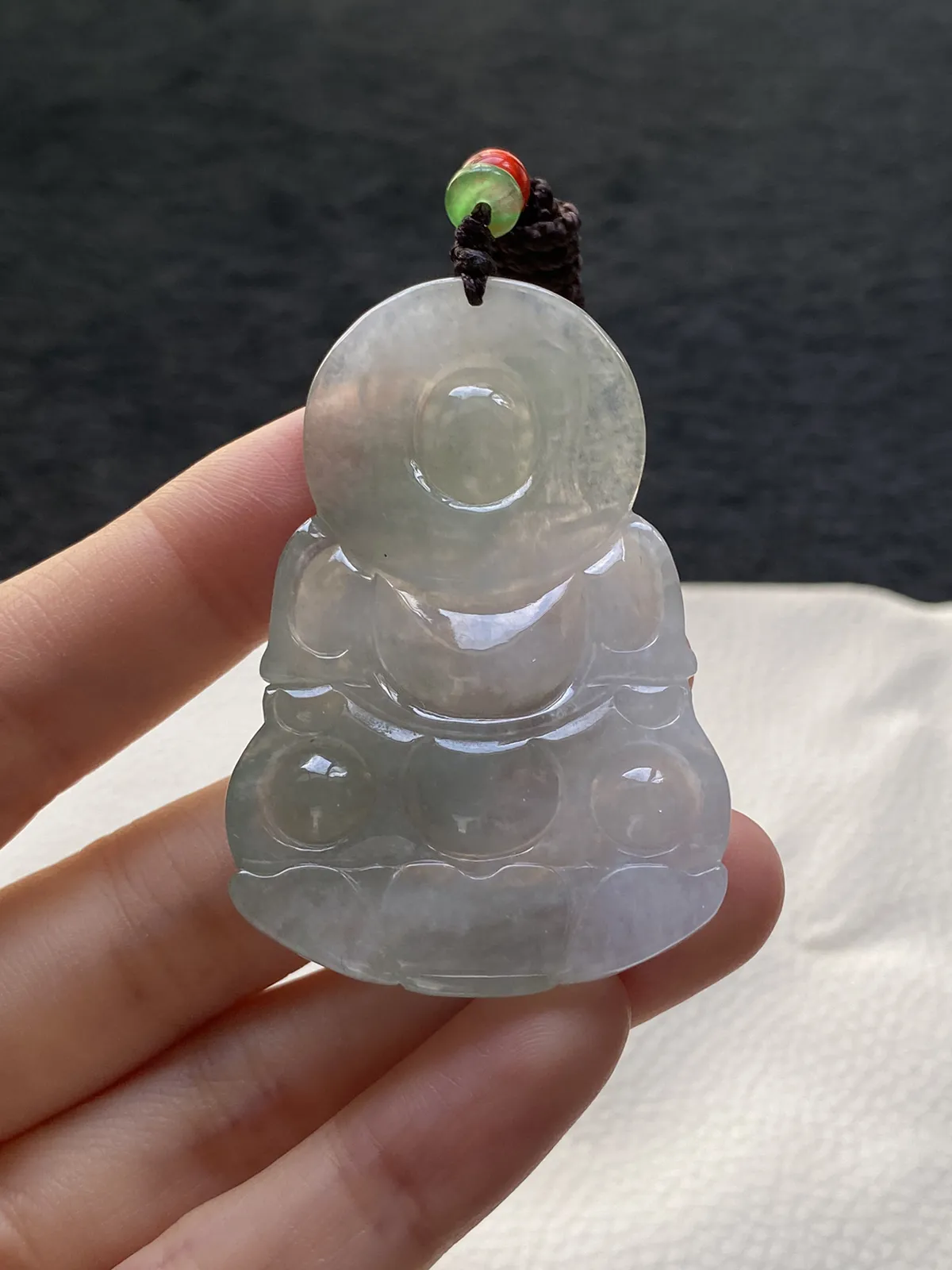 翡翠冰糯种白色吊坠，配珠未测