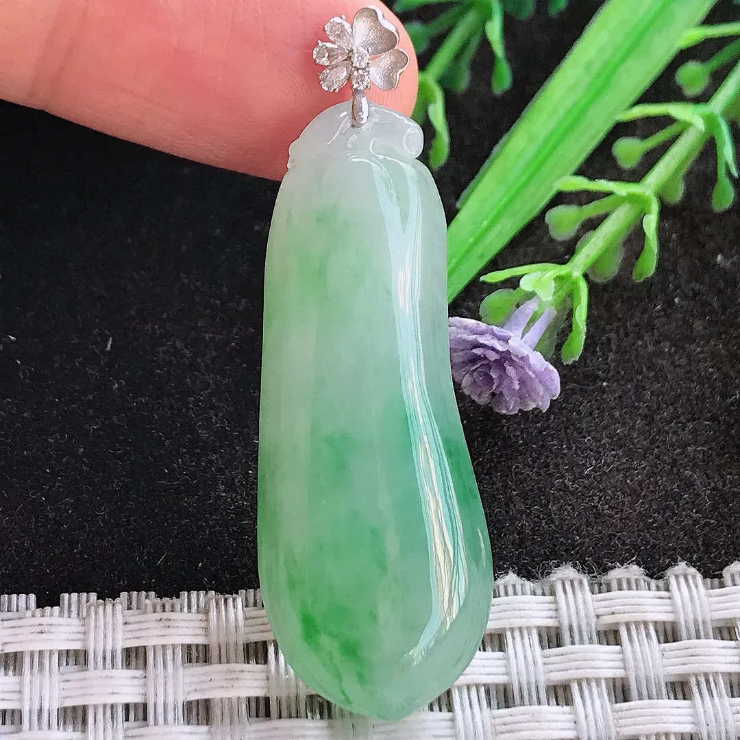 天然A货翡翠40.8/16/5.9老坑18k金镶嵌冰胶飘阳绿福瓜吊坠翡翠挂件