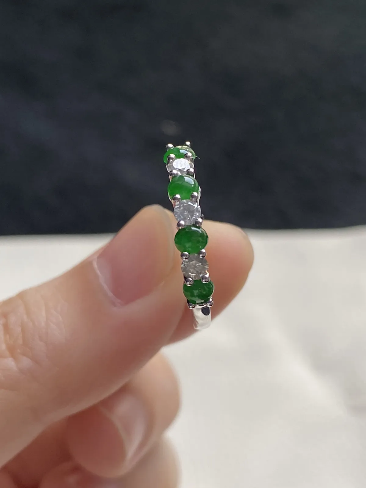 翡翠女戒，印记：Au750,伴钻石