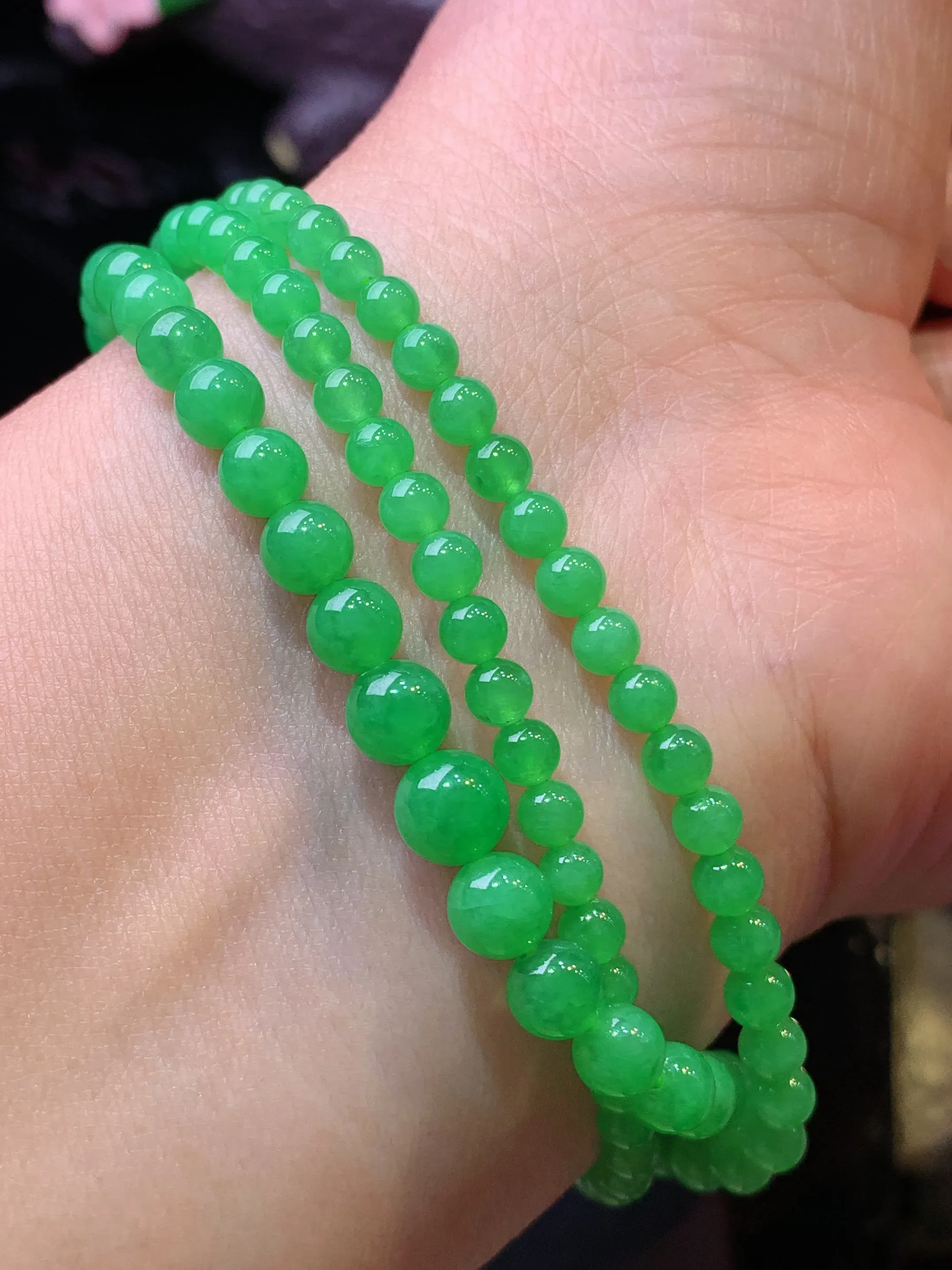 满绿圆珠项链 玉质细腻 水润亮眼 色泽艳丽 整体尺寸6
