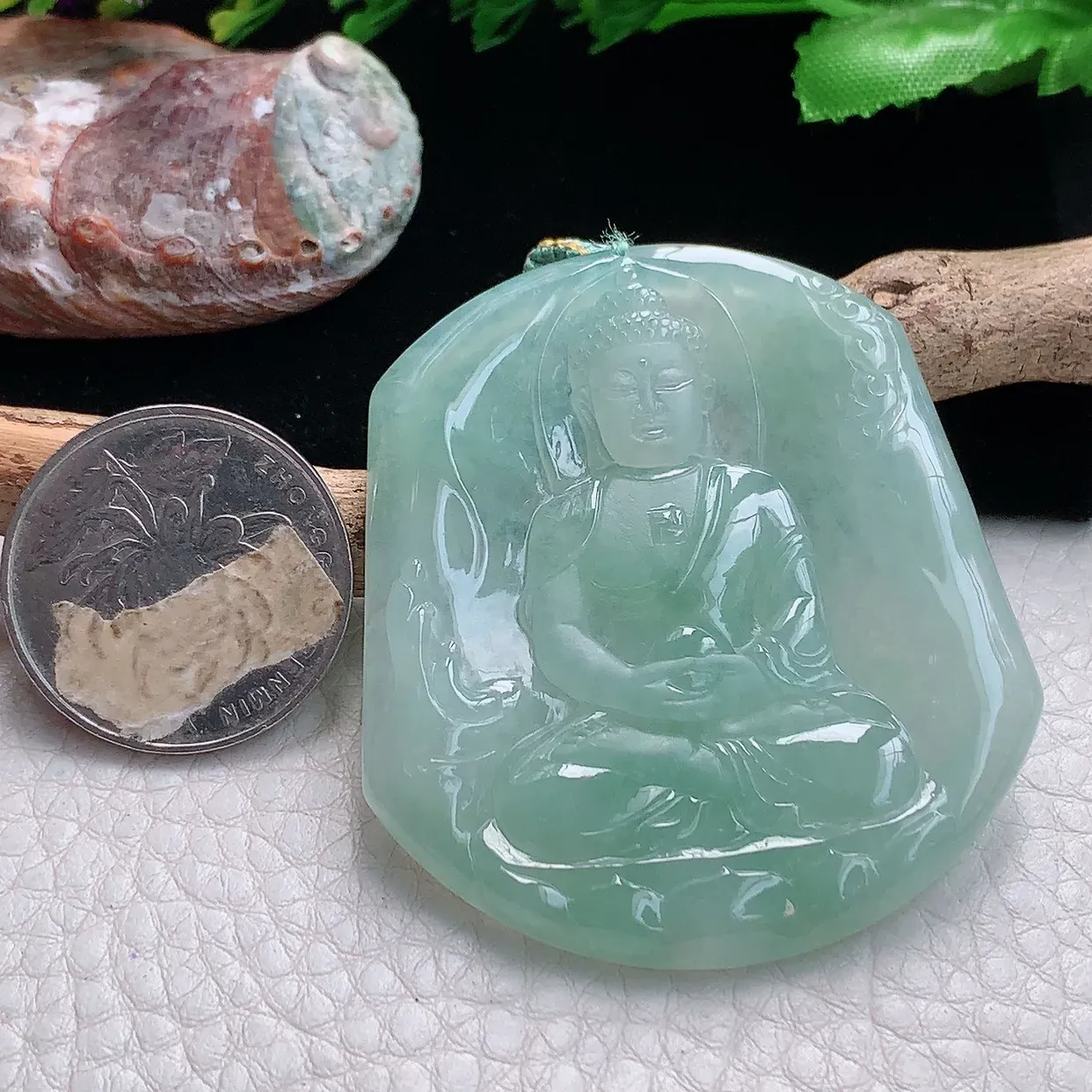 yn实拍53.3*47.8*4.6缅甸天然翡翠精雕冰晴大日如来佛祖玉吊坠 玉挂件