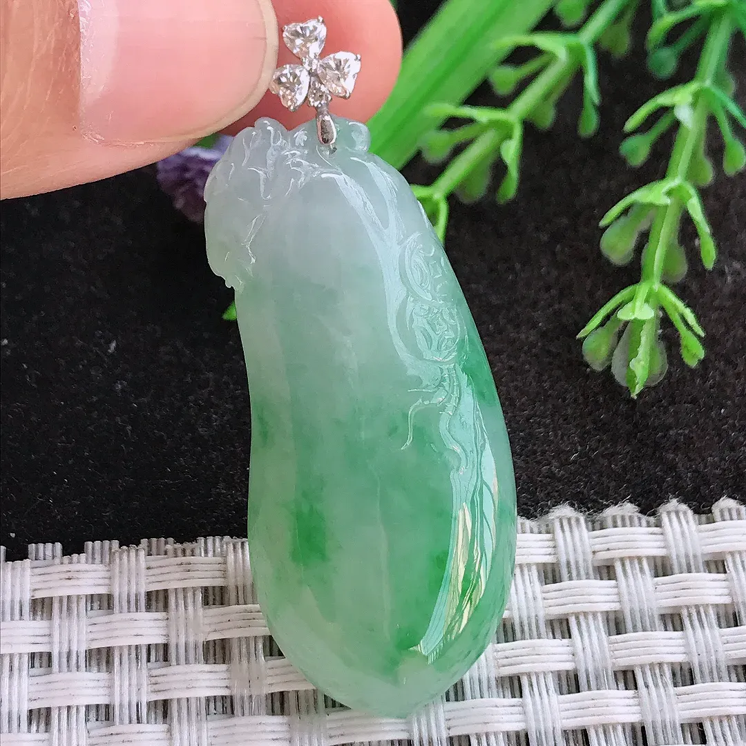 天然A货翡翠43/19/7.6老坑18k金镶嵌冰胶果冻飘阳绿福瓜吊坠翡翠挂件