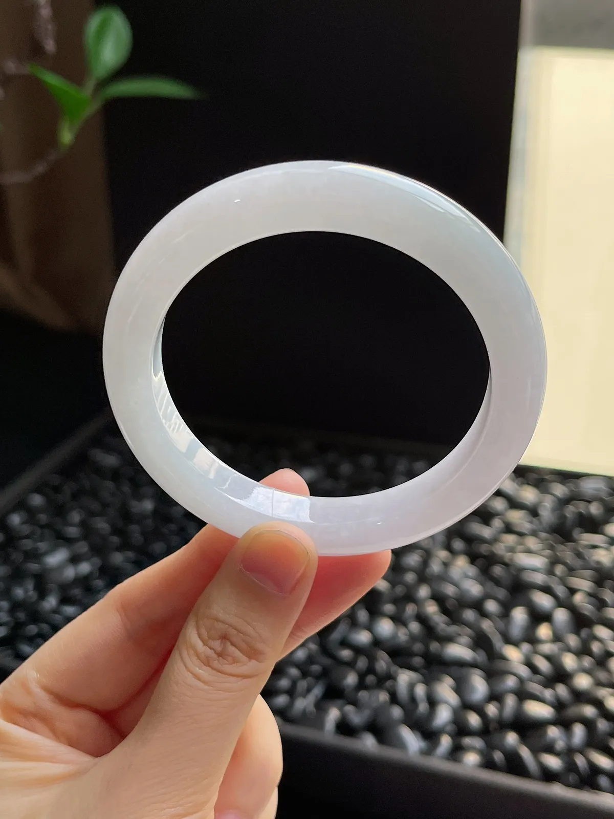 正圈56.4圈口，翡翠冰糯种白色手镯