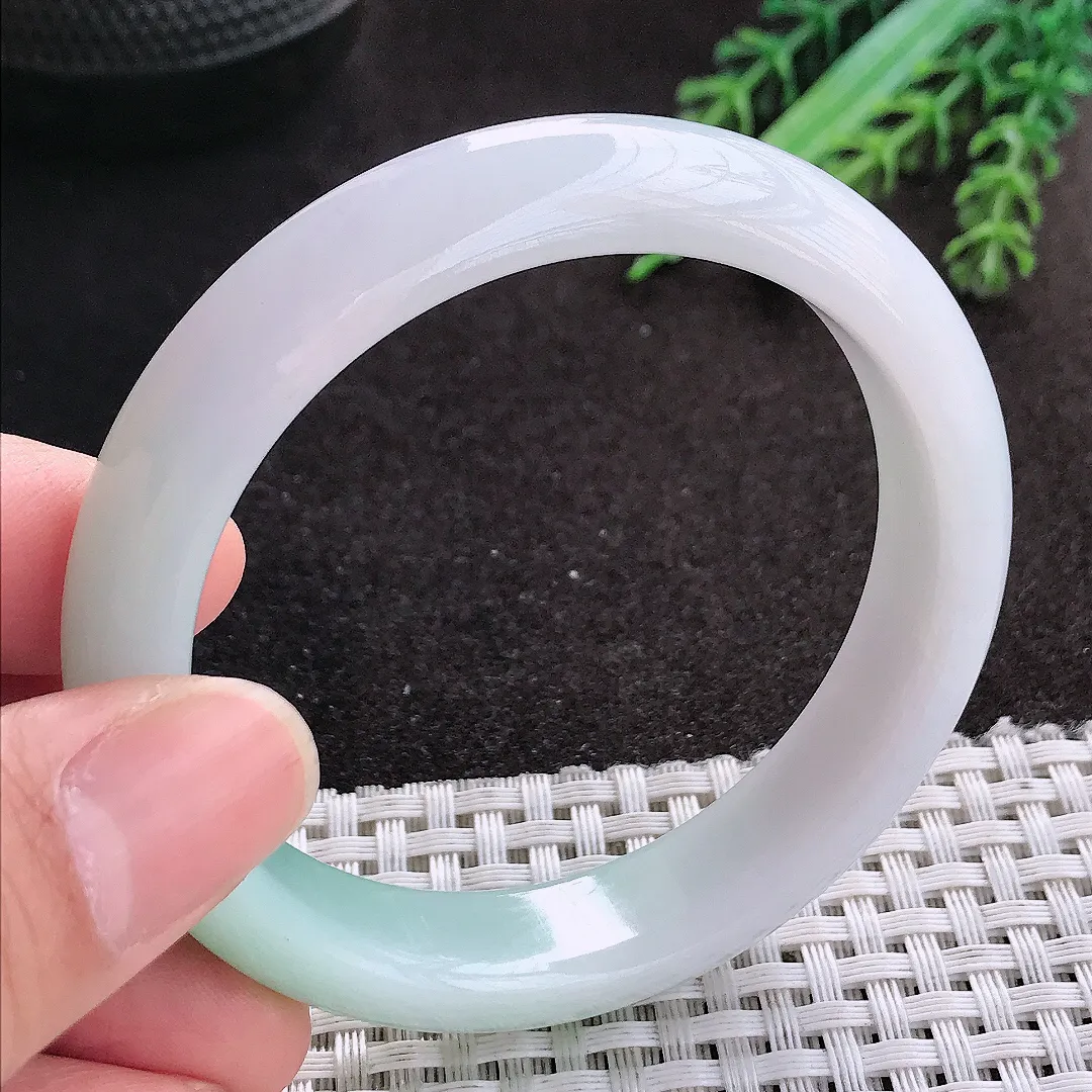 天然A货翡翠54.5/12.8/7.8老坑冰润起胶飘绿手镯宽边玉镯