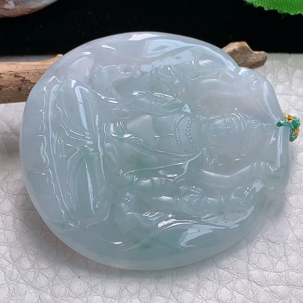 yn实拍52*46.5*5.3缅甸天然翡翠千手观音吊坠冰透晴底精雕守护神玉坠