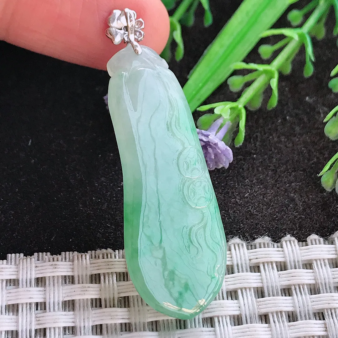 天然A货翡翠40.8/16/5.9老坑18k金镶嵌冰胶飘阳绿福瓜吊坠翡翠挂件