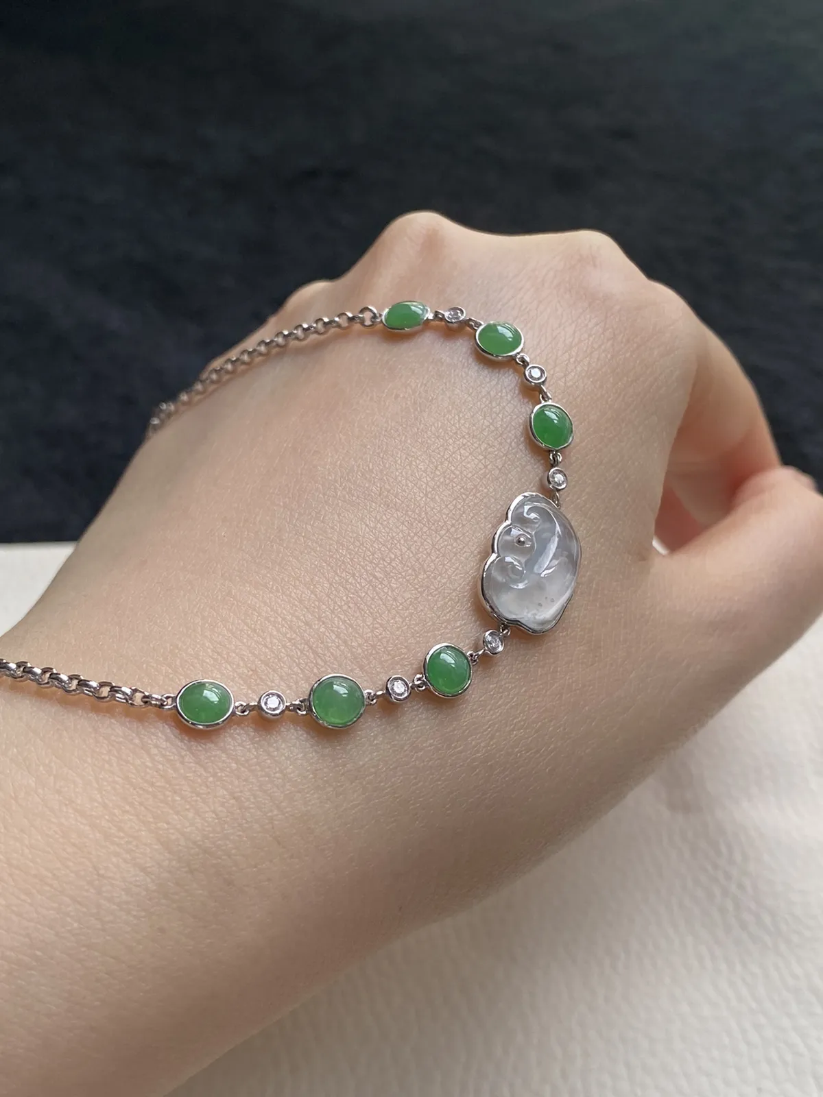 翡翠手链，印记：Au750,伴钻石