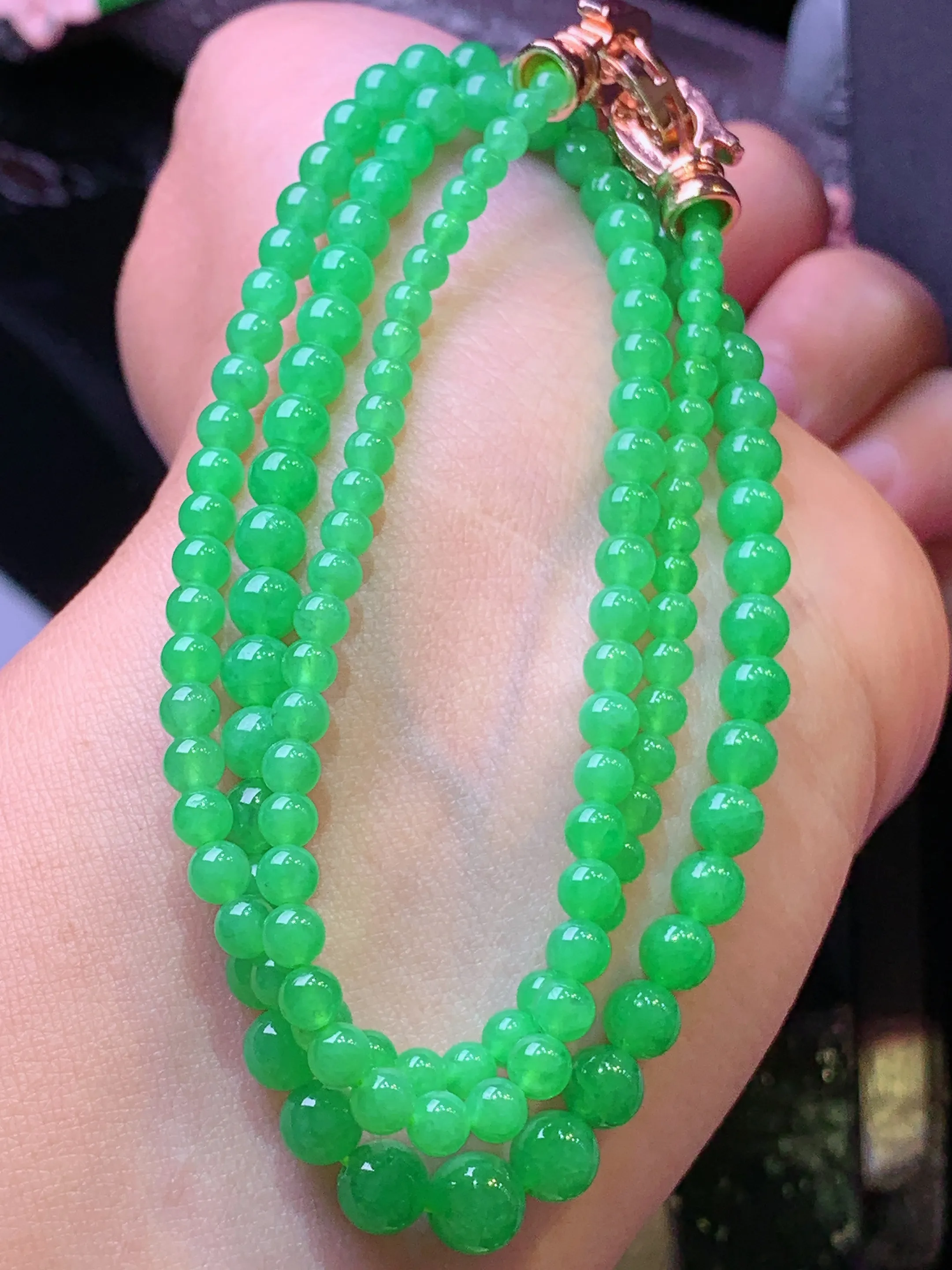 满绿圆珠项链 玉质细腻 水润亮眼 色泽艳丽 整体尺寸6