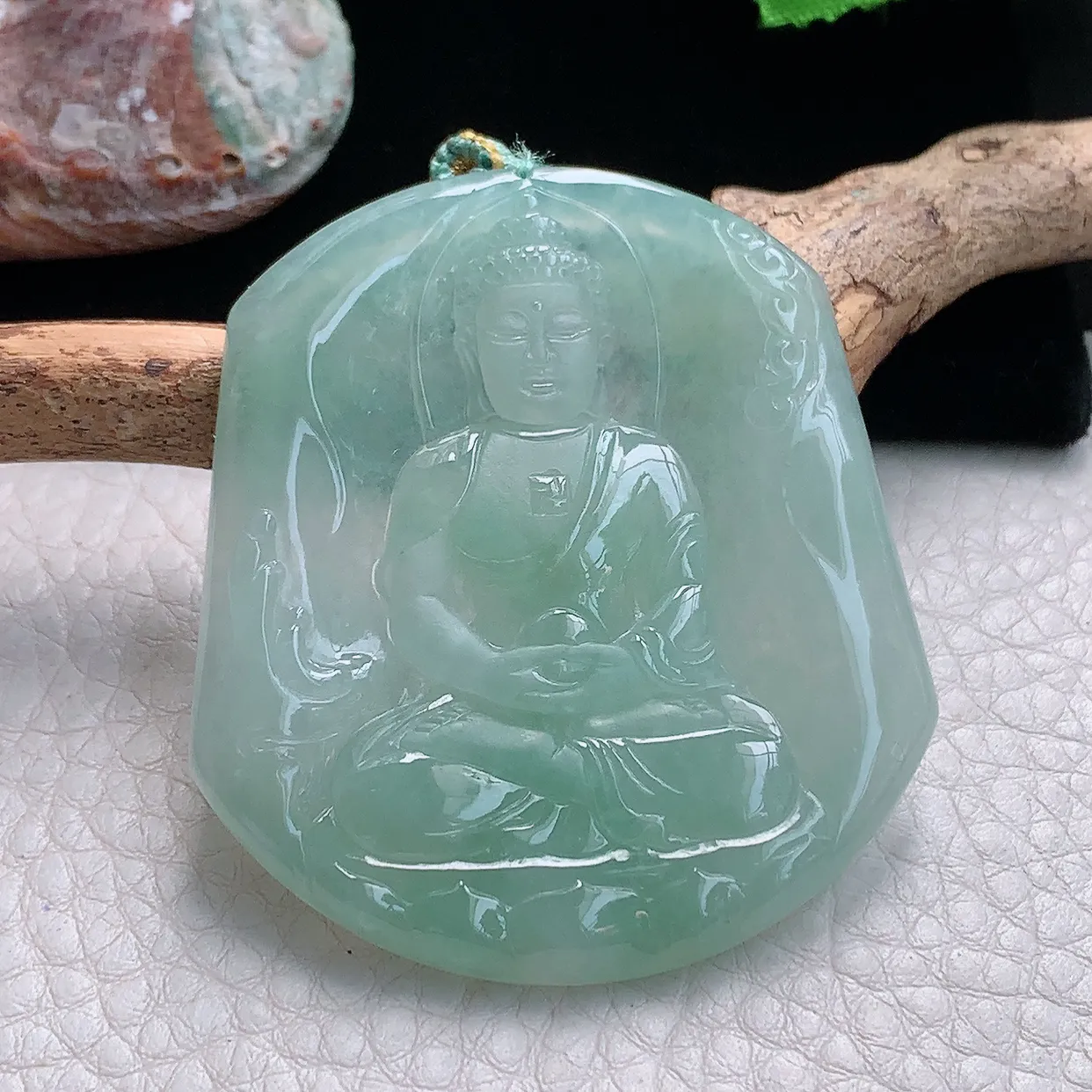 yn实拍53.3*47.8*4.6缅甸天然翡翠精雕冰晴大日如来佛祖玉吊坠 玉挂件