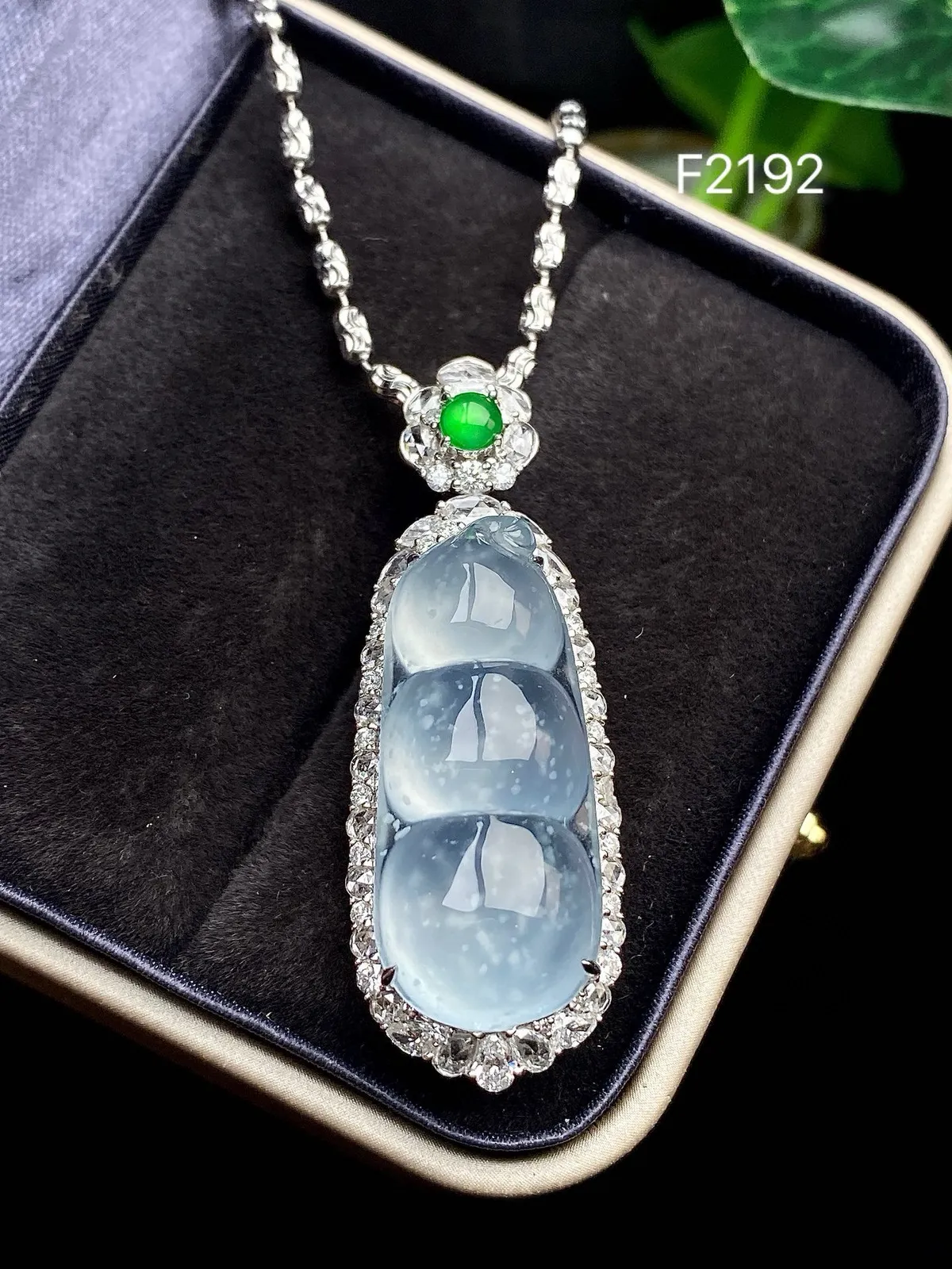 【冰种福豆吊坠】老坑雪花棉，种地上乘，冰感十足，通透起光，饱满圆润，收藏品质，18k金钻镶嵌，裸石尺