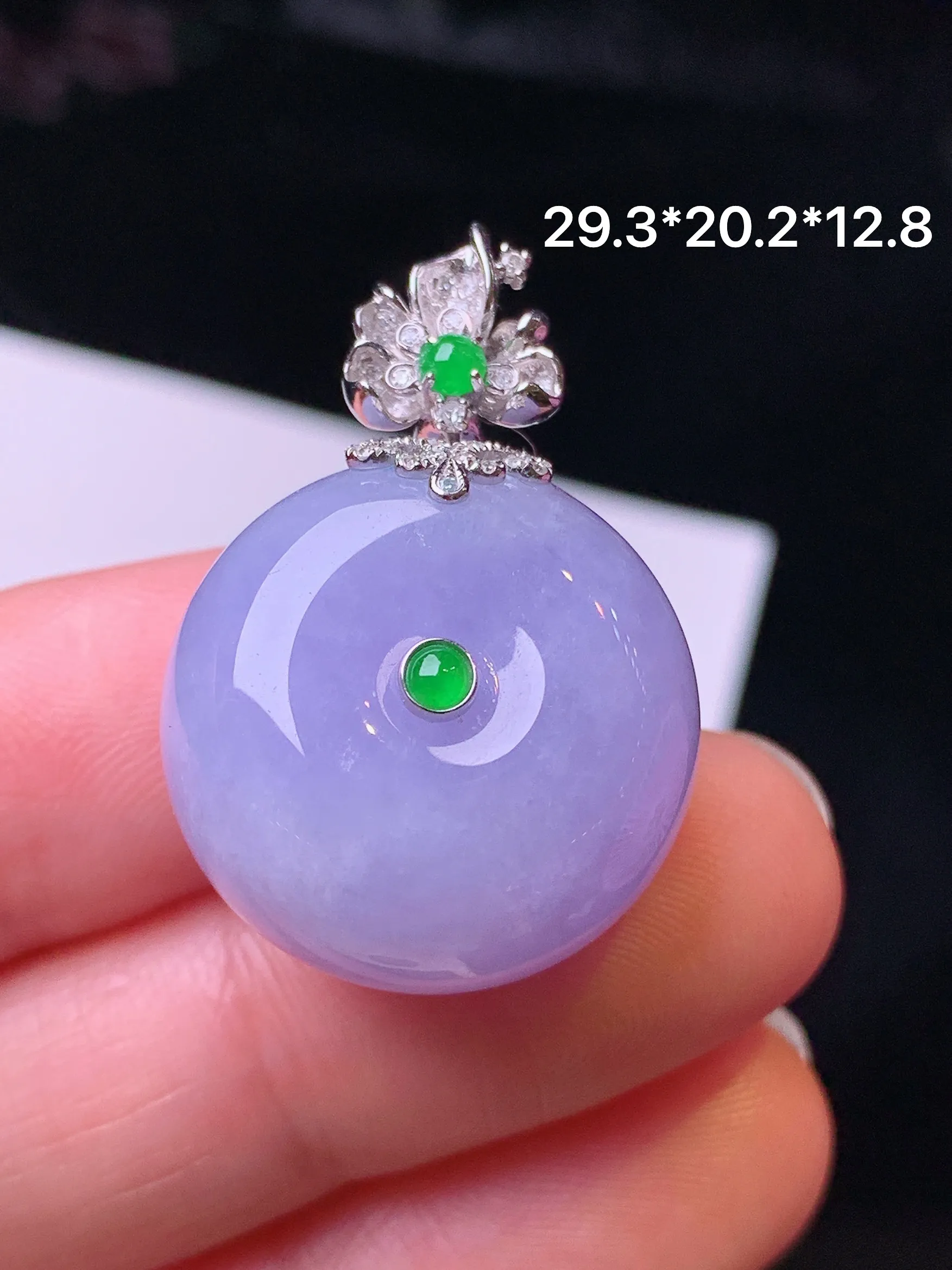 18k金钻镶嵌紫罗兰平安扣吊坠 玉质细腻 水润亮眼 色泽艳丽 整体尺寸29.3*20.2*12.8