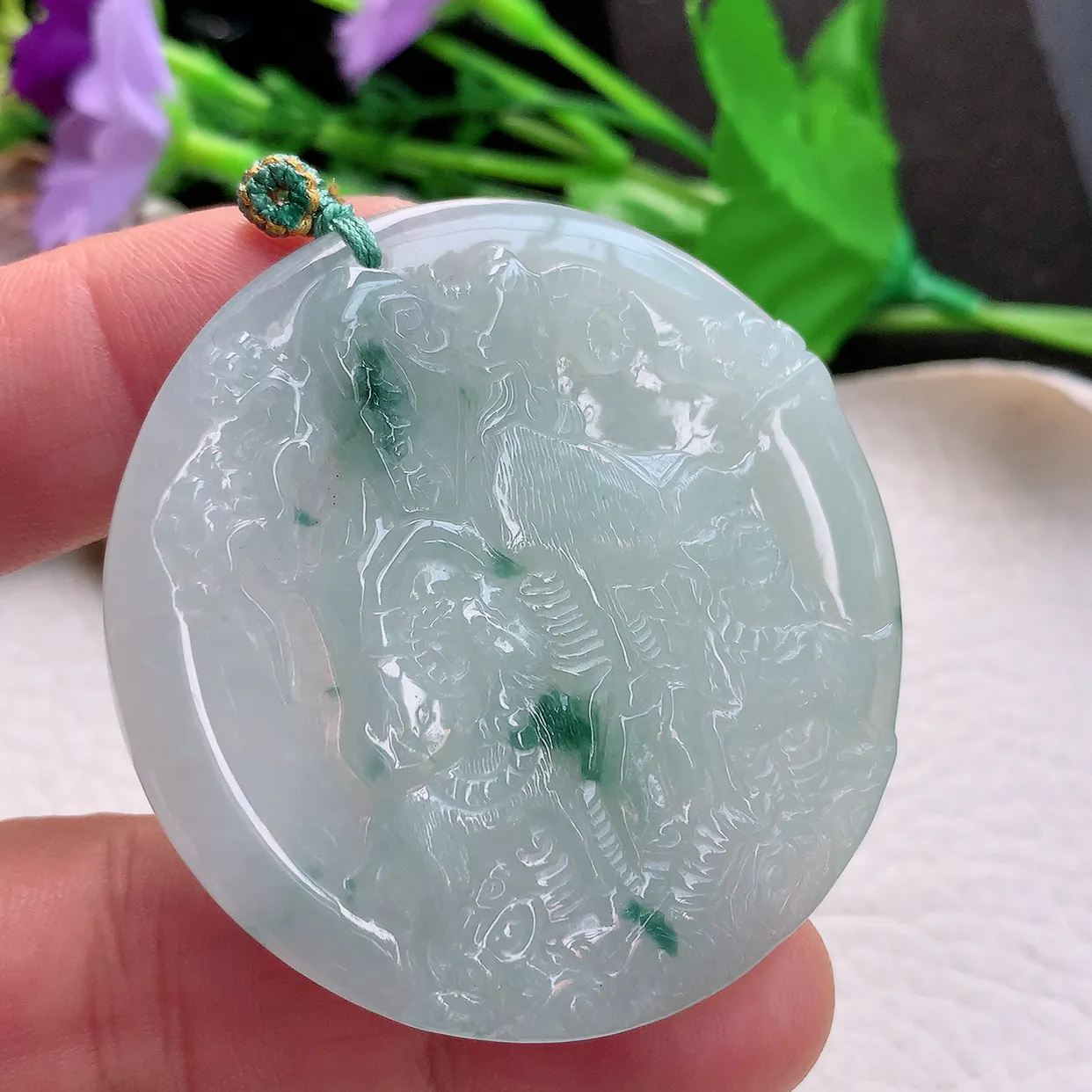 yn实拍54.2*5.8缅甸天然翡翠飘花生肖羊吊坠三羊开泰玉坠