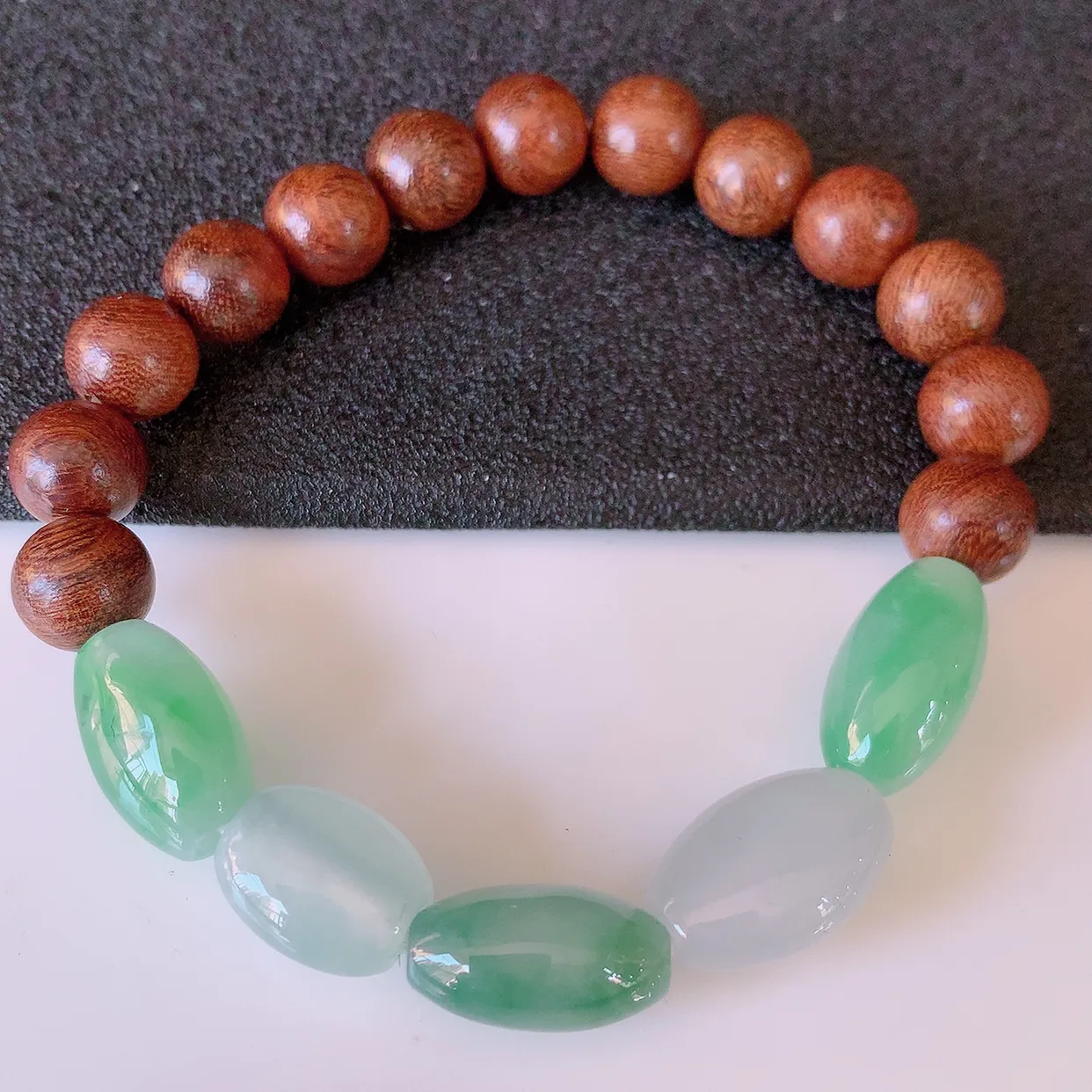 自然光实拍，冰种飘绿翡翠手串，路路通手链，种老水足，冰清玉润  颜色漂亮  #001.1取一尺寸13