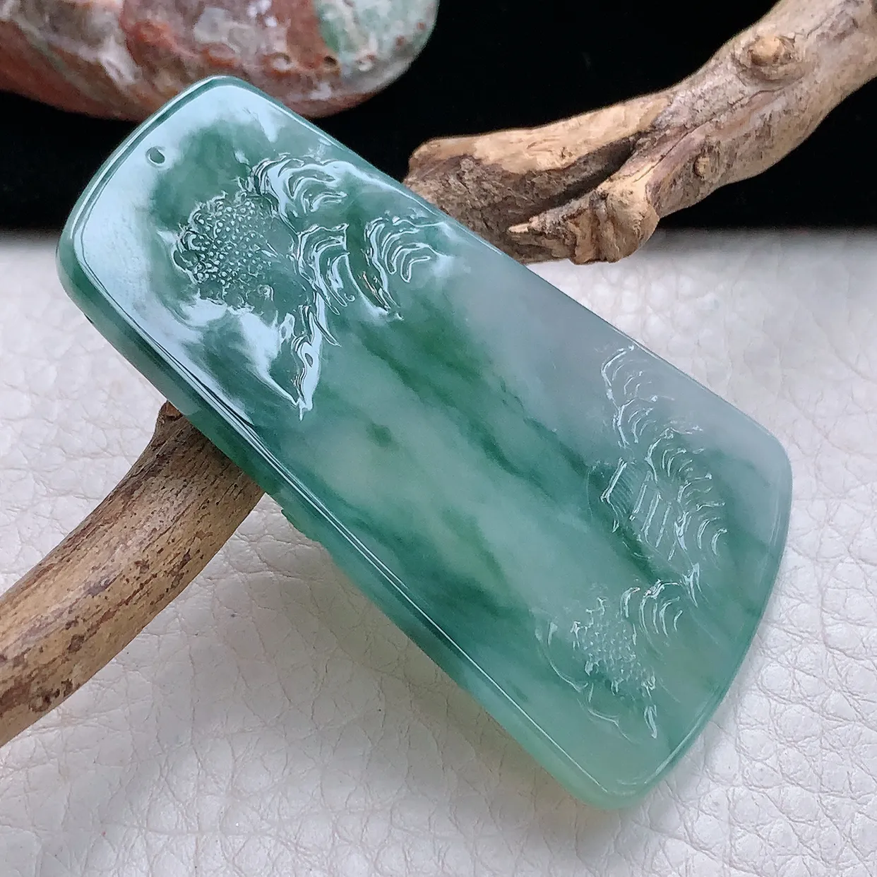 ktj实拍64*40.5*5.5天然翡翠a货精雕冰飘蓝花山水 大好河山玉吊坠