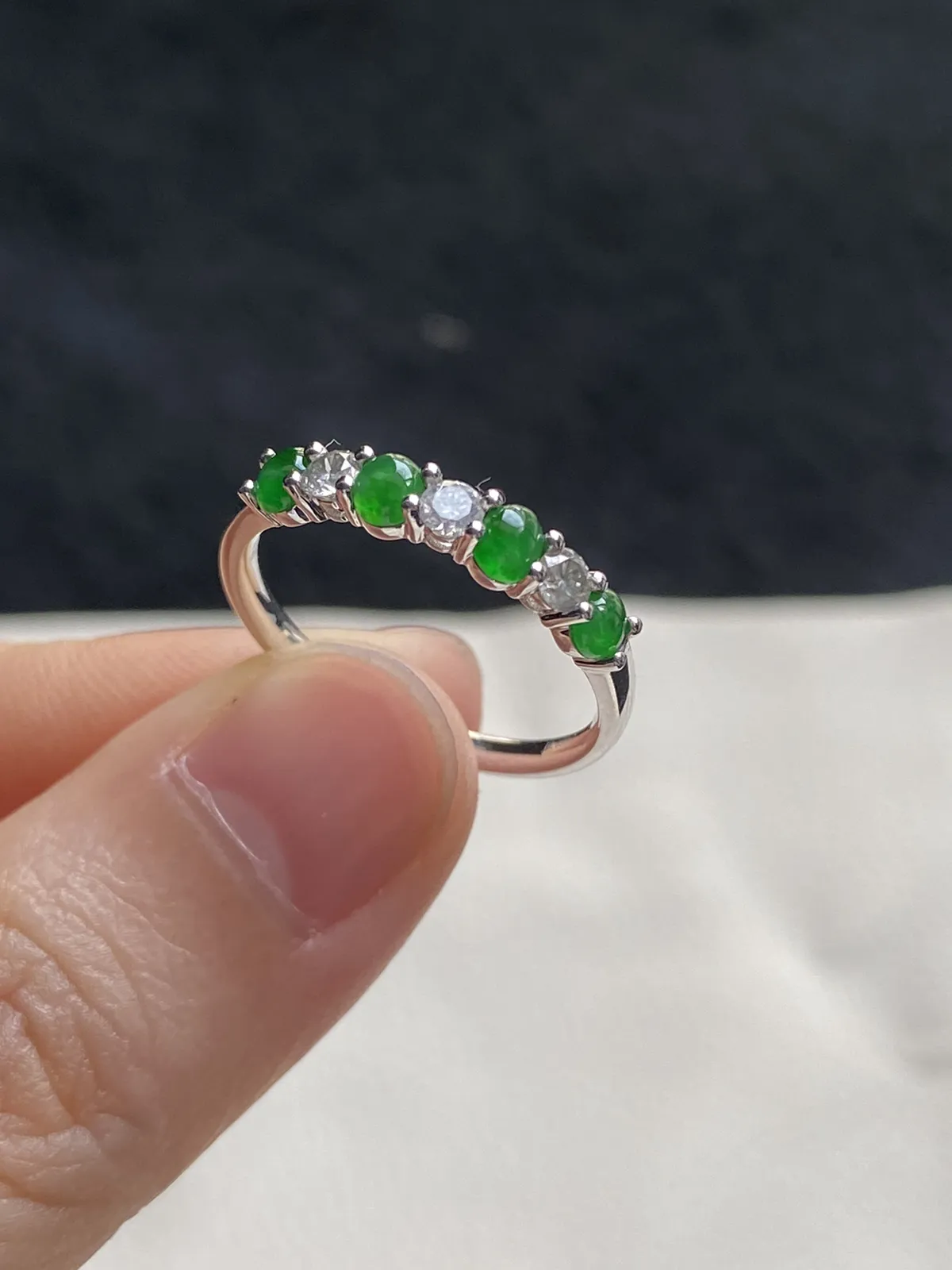 翡翠女戒，印记：Au750,伴钻石