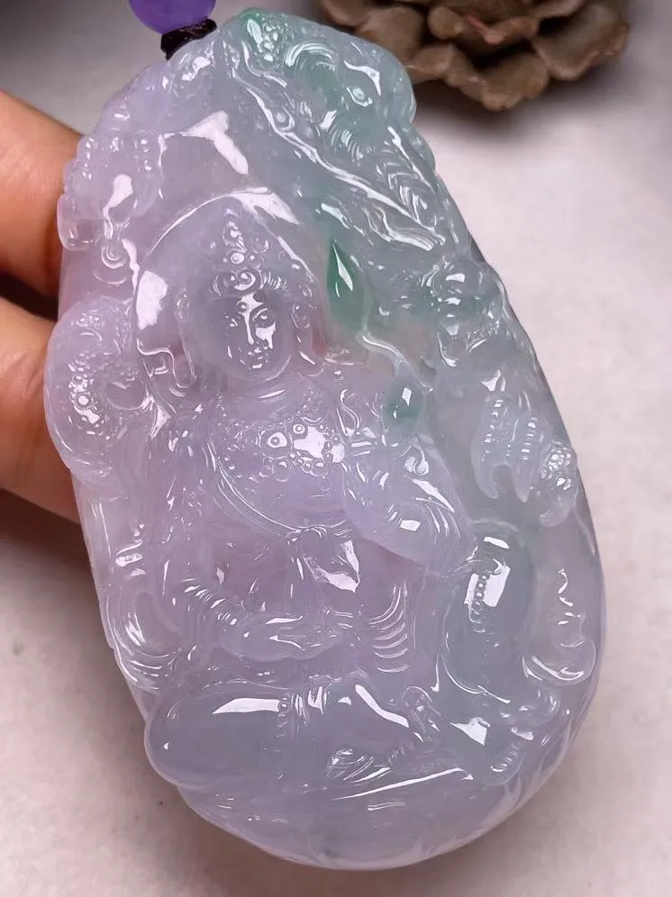 冰糯种飘绿【祥龙观音】吊坠，种水好，玉质细腻 ，卖相好.