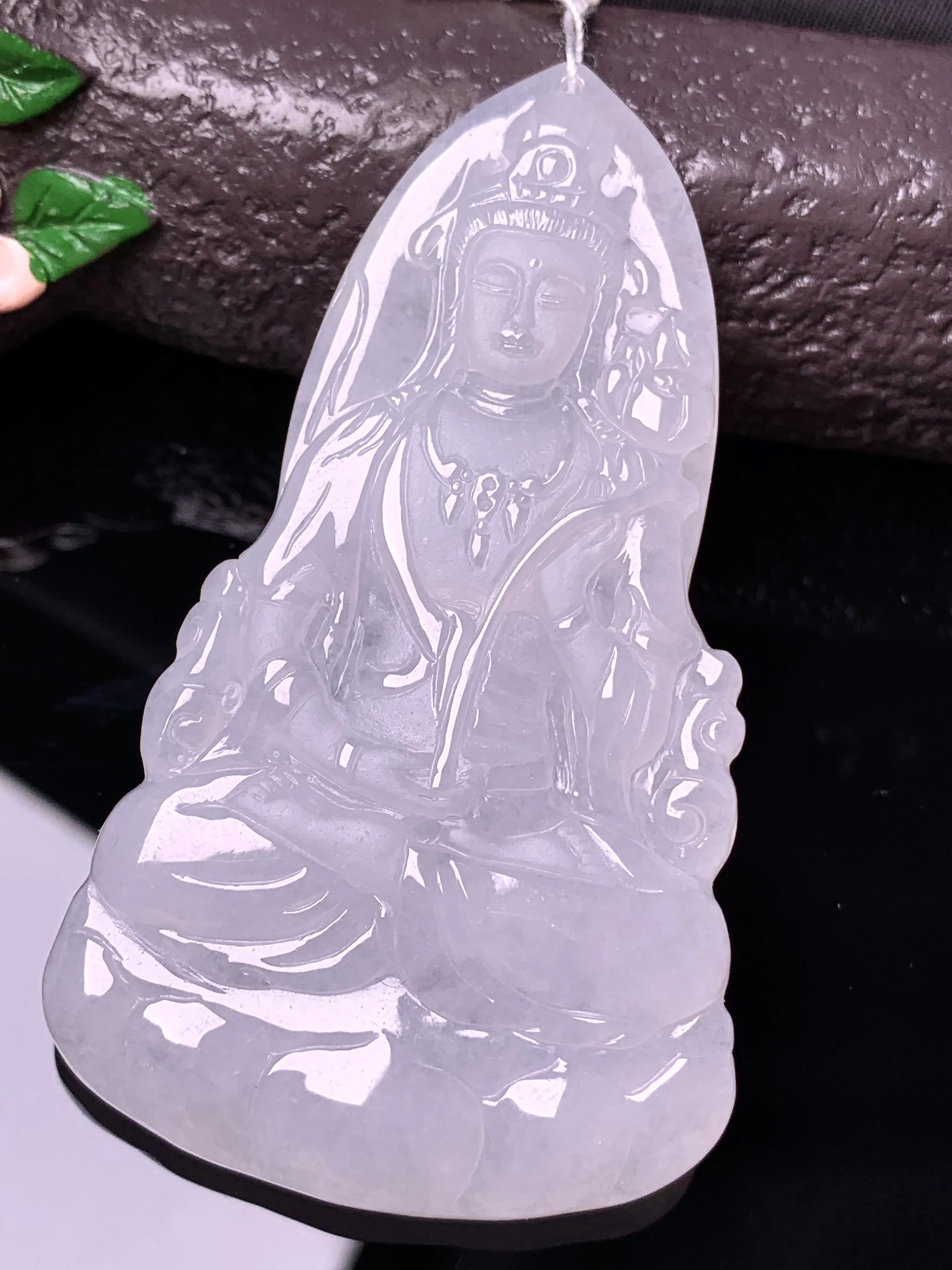冰种度母观音吊坠 玉质细腻 水润亮眼 色泽艳丽 整体尺寸67*38*5.5