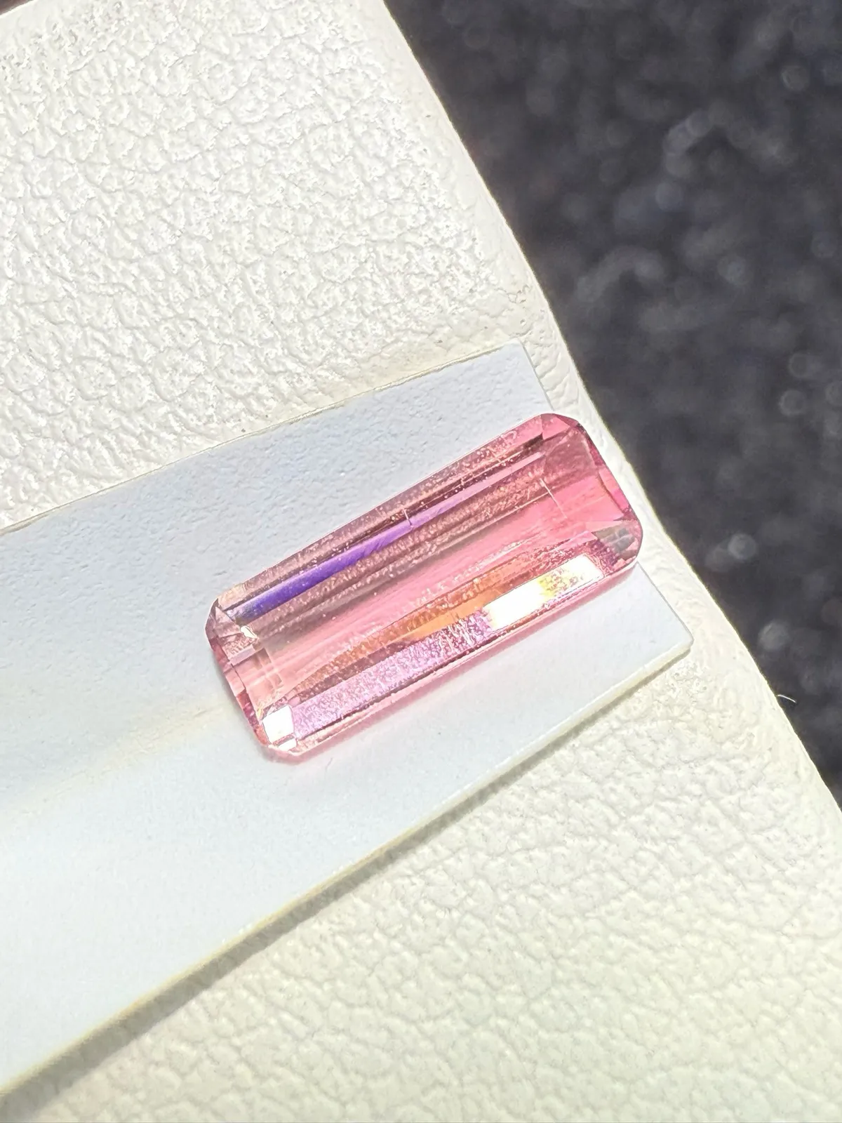 【高端珠宝】天然极美红碧玺裸石
重量: 0.805ct  规格: 9.1*3.8*2.5毫米
精湛切