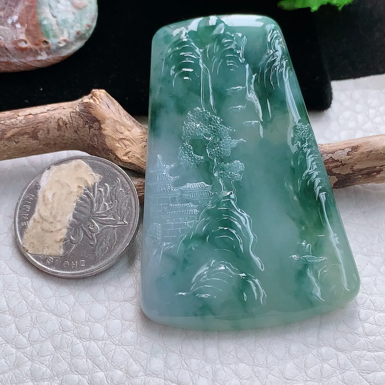 ktj实拍64*40.5*5.5天然翡翠a货精雕冰飘蓝花山水 大好河山玉吊坠