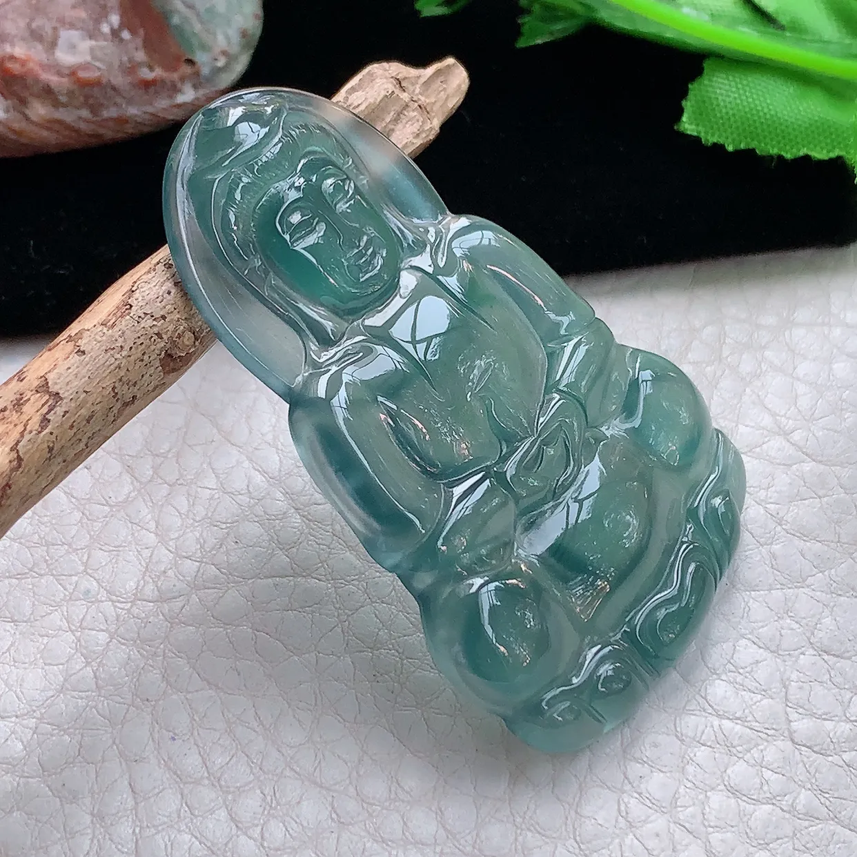 gp实拍59*38.3*4.8天然翡翠a货冰蓝正庄观音 玉观音玉吊坠