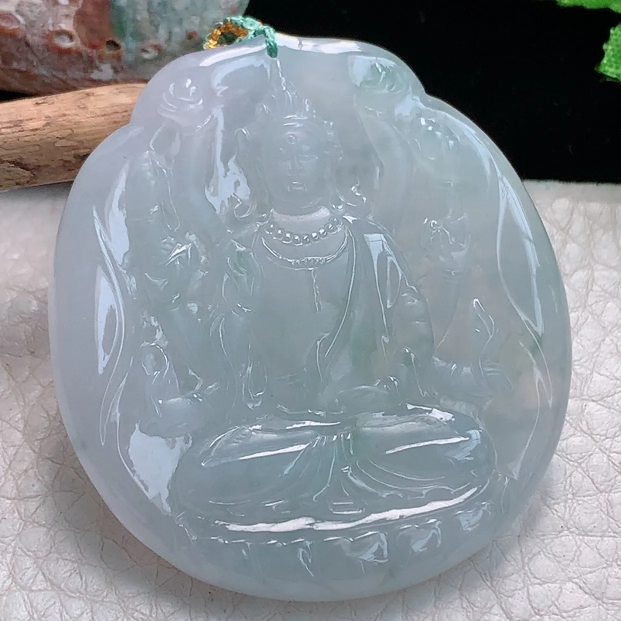 yn实拍52*46.5*5.3缅甸天然翡翠千手观音吊坠冰透晴底精雕守护神玉坠