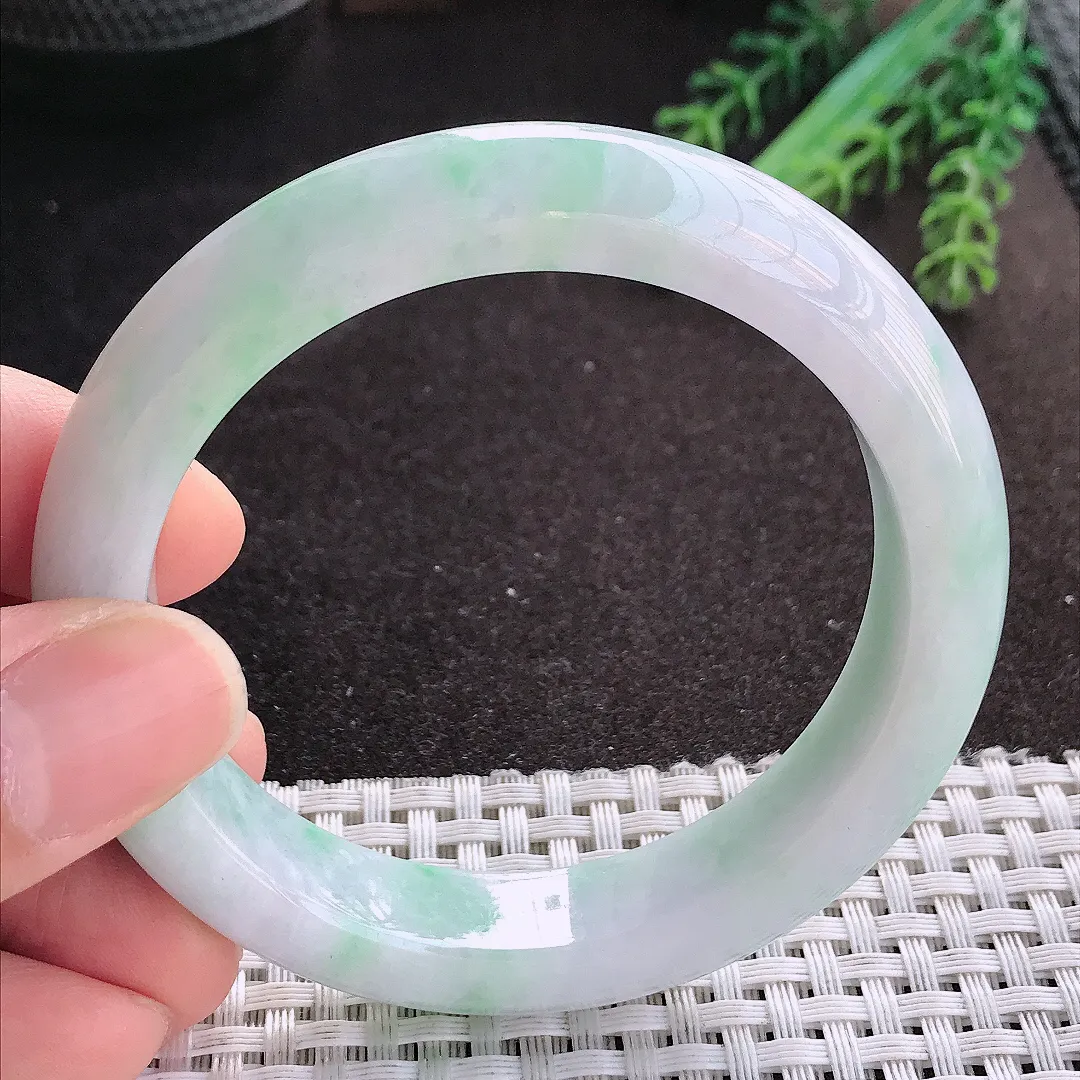 天然A货翡翠55.5/12.6/9老坑秀气温润飘花手镯宽边玉镯